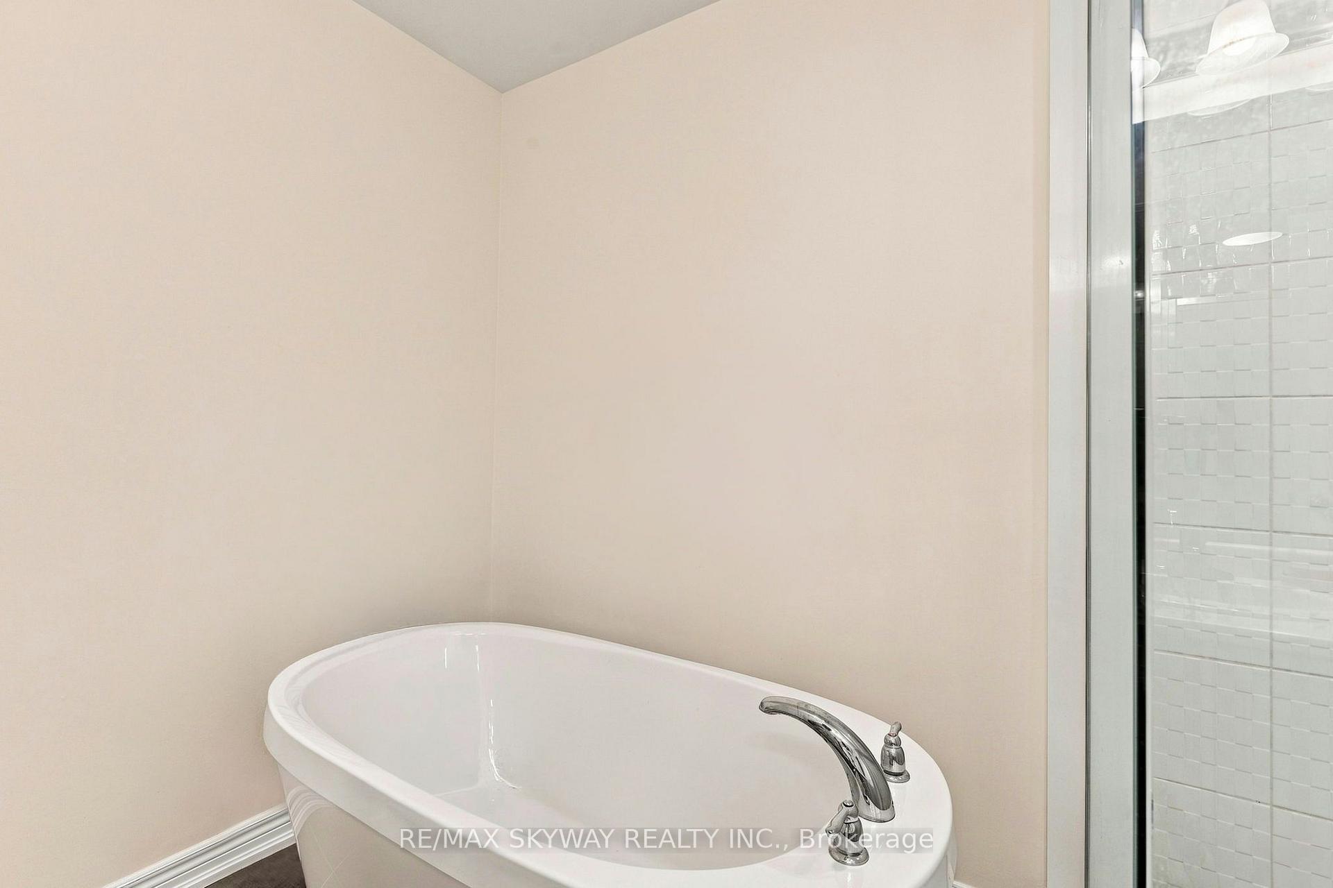 Photo 22 of 5 Gloria Street N, Kitchener, Huron Park — HOMEH