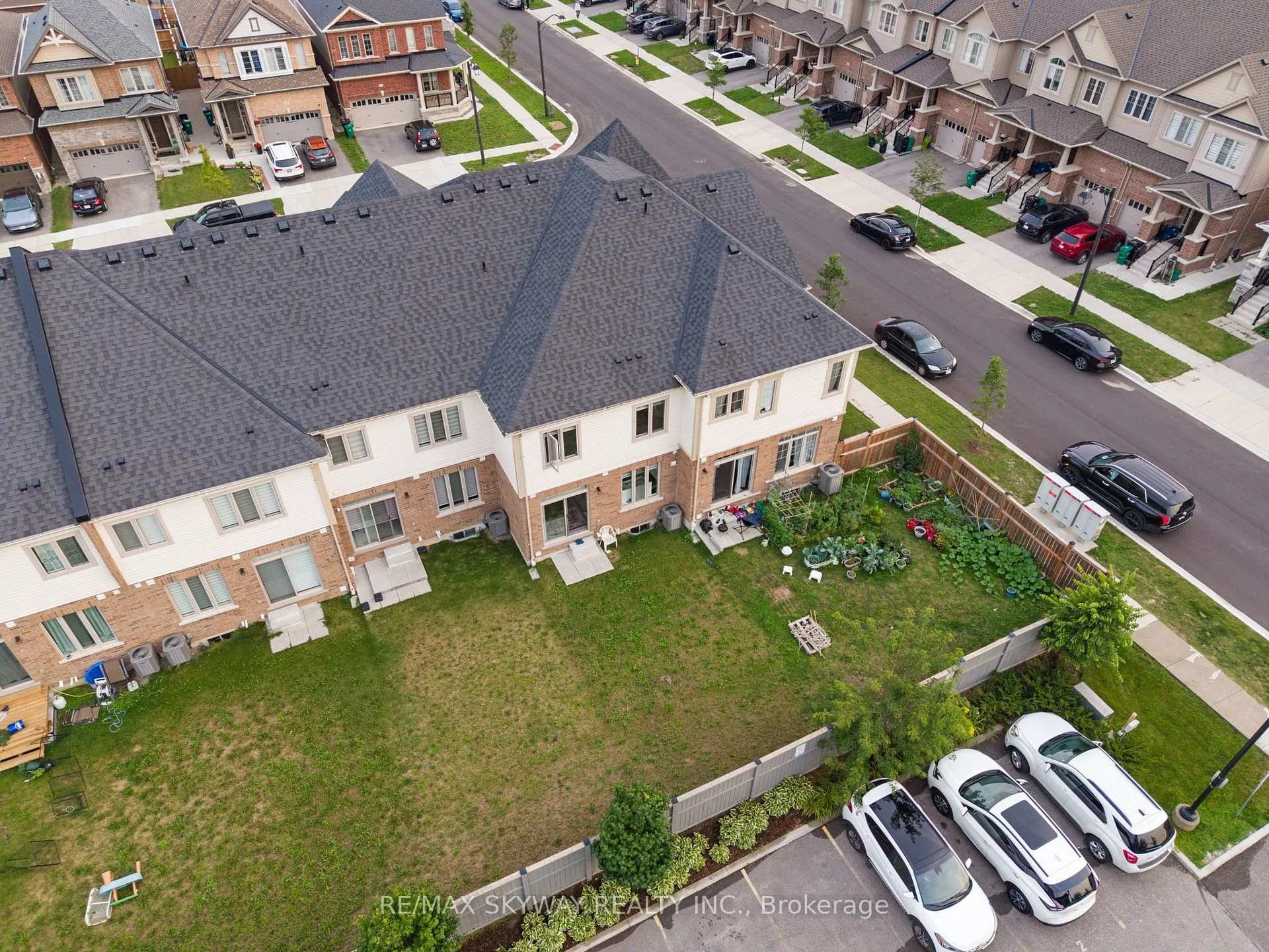 Photo 3 of 5 Gloria Street N, Kitchener, Huron Park — HOMEH