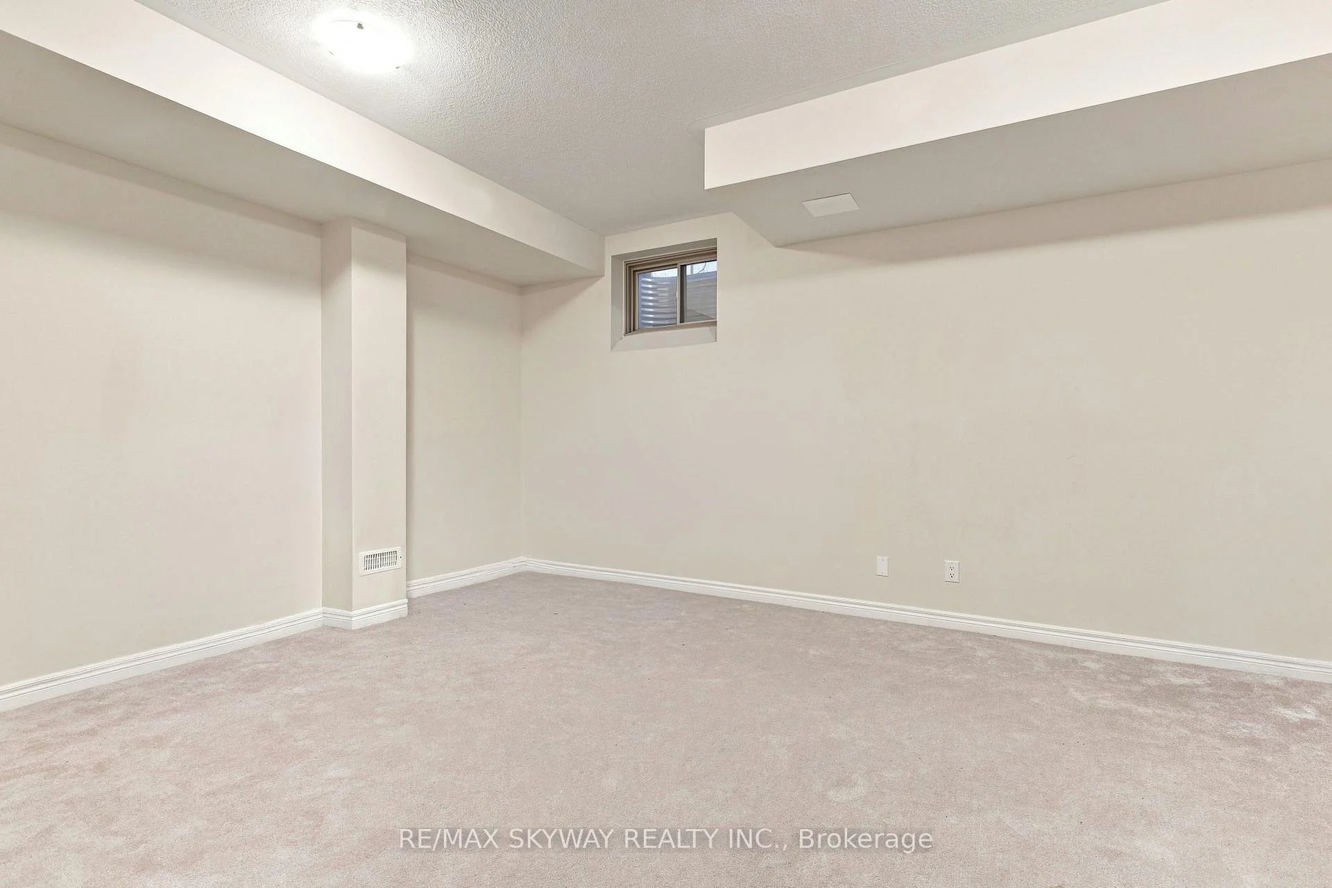 Photo 39 of 5 Gloria Street N, Kitchener, Huron Park — HOMEH