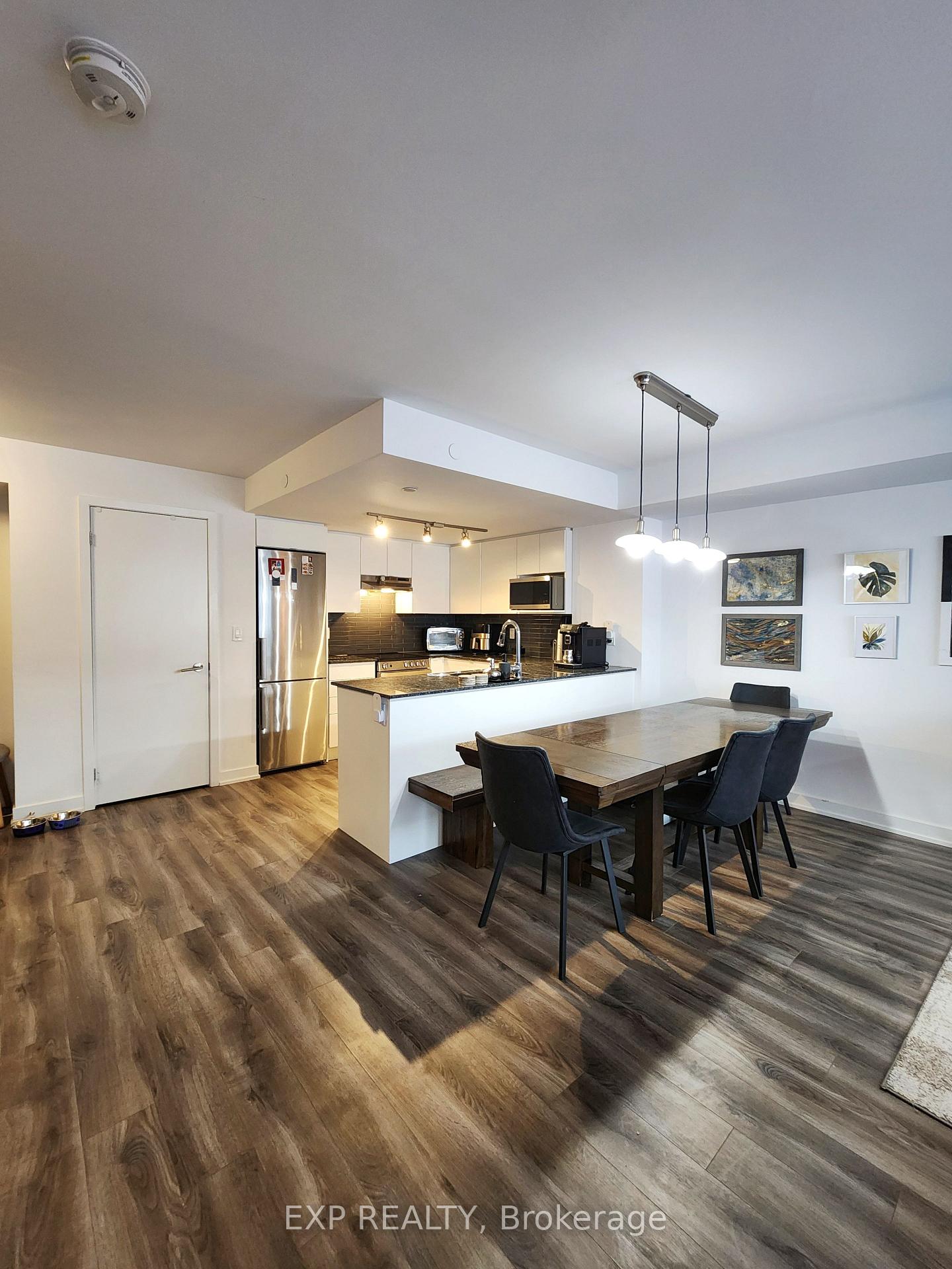 Photo 1 of Unit 7, 106 Varna Drive, Toronto, Englemount-Lawrence — HOMEH