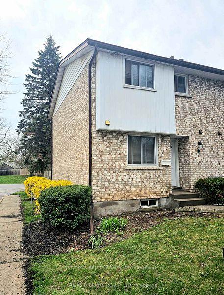 Photo 2 of Unit 1, 5815 Swayze Drive, Niagara Falls, Church's Lane — HOMEH