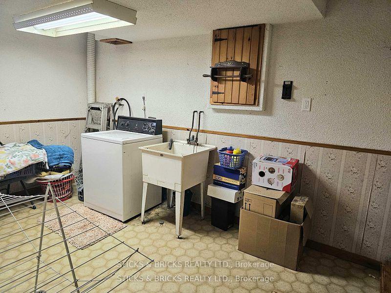 Photo 12 of Unit 1, 5815 Swayze Drive, Niagara Falls, Church's Lane — HOMEH