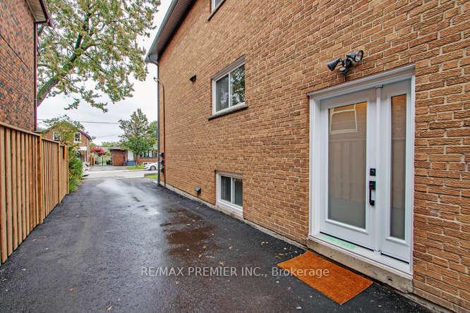 Photo 6 of Unit 2, 52 Vanevery Road, Etobicoke, Mimico — HOMEH