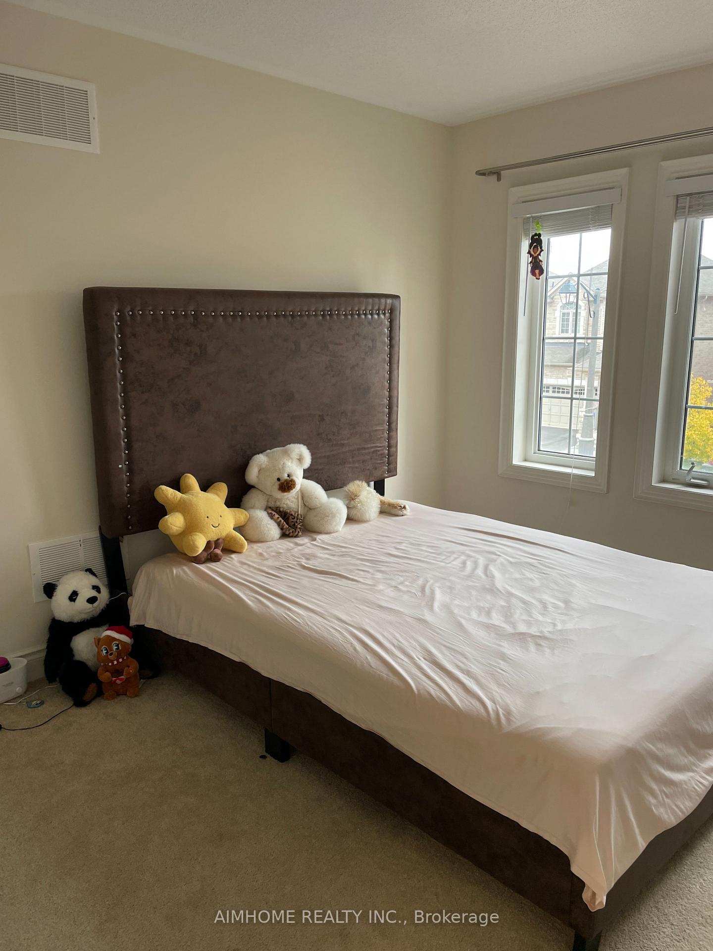 Photo 4 of Unit #2, 403 Grindstone Trail, Oakville, Joshua Meadows — HOMEH