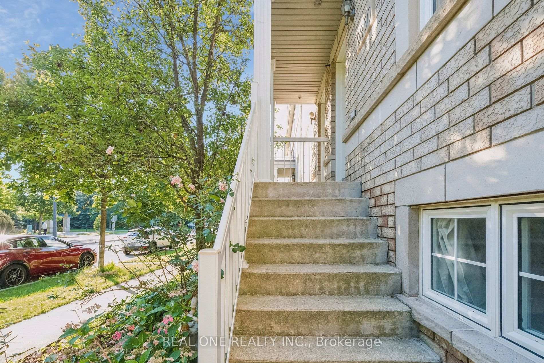 Photo 6 of 2350 Sutton Drive, Burlington, Orchard — HOMEH