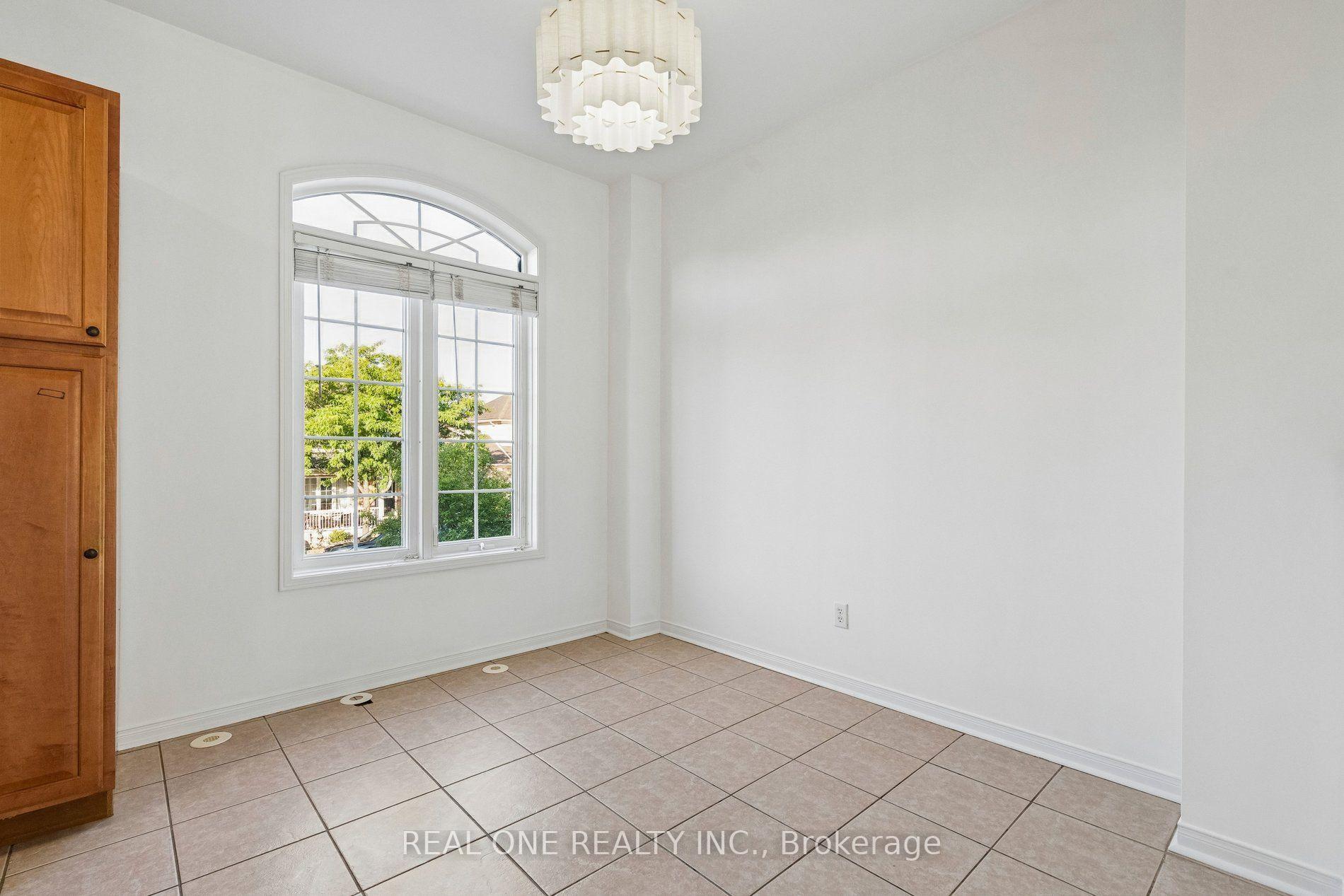 Photo 13 of 2350 Sutton Drive, Burlington, Orchard — HOMEH