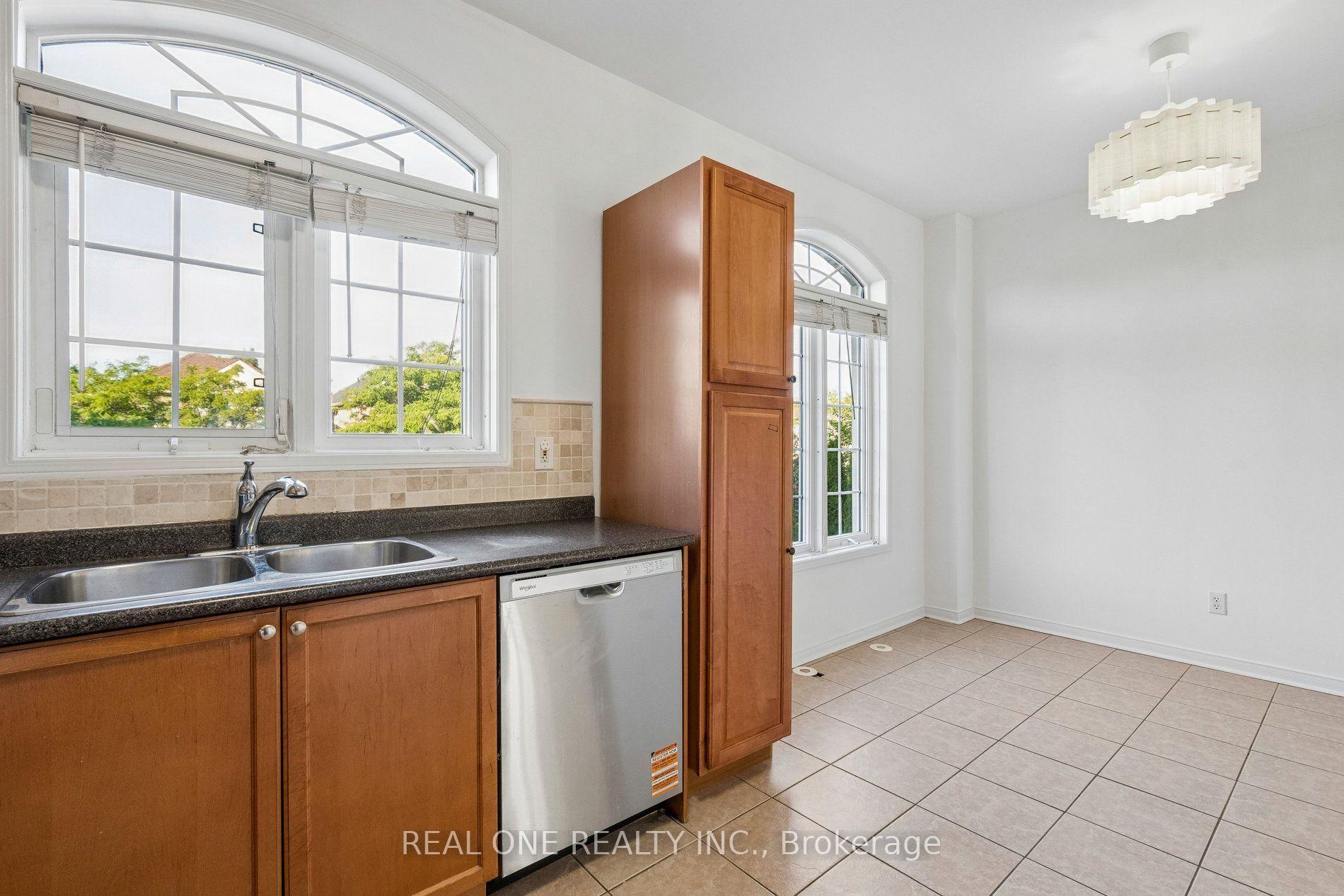 Photo 14 of 2350 Sutton Drive, Burlington, Orchard — HOMEH