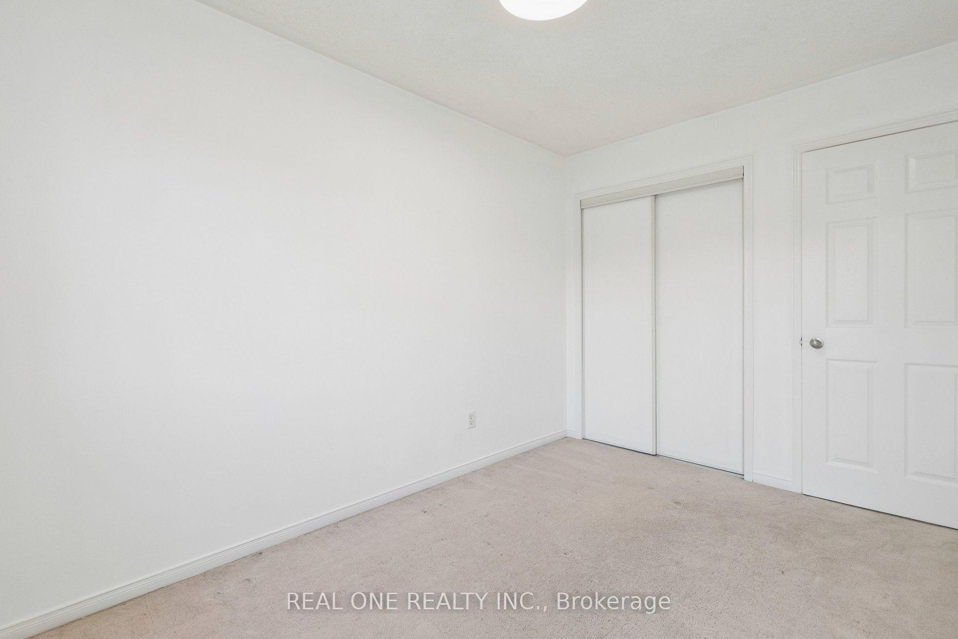 Photo 21 of 2350 Sutton Drive, Burlington, Orchard — HOMEH