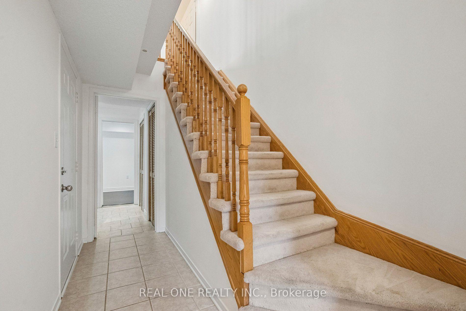 Photo 29 of 2350 Sutton Drive, Burlington, Orchard — HOMEH