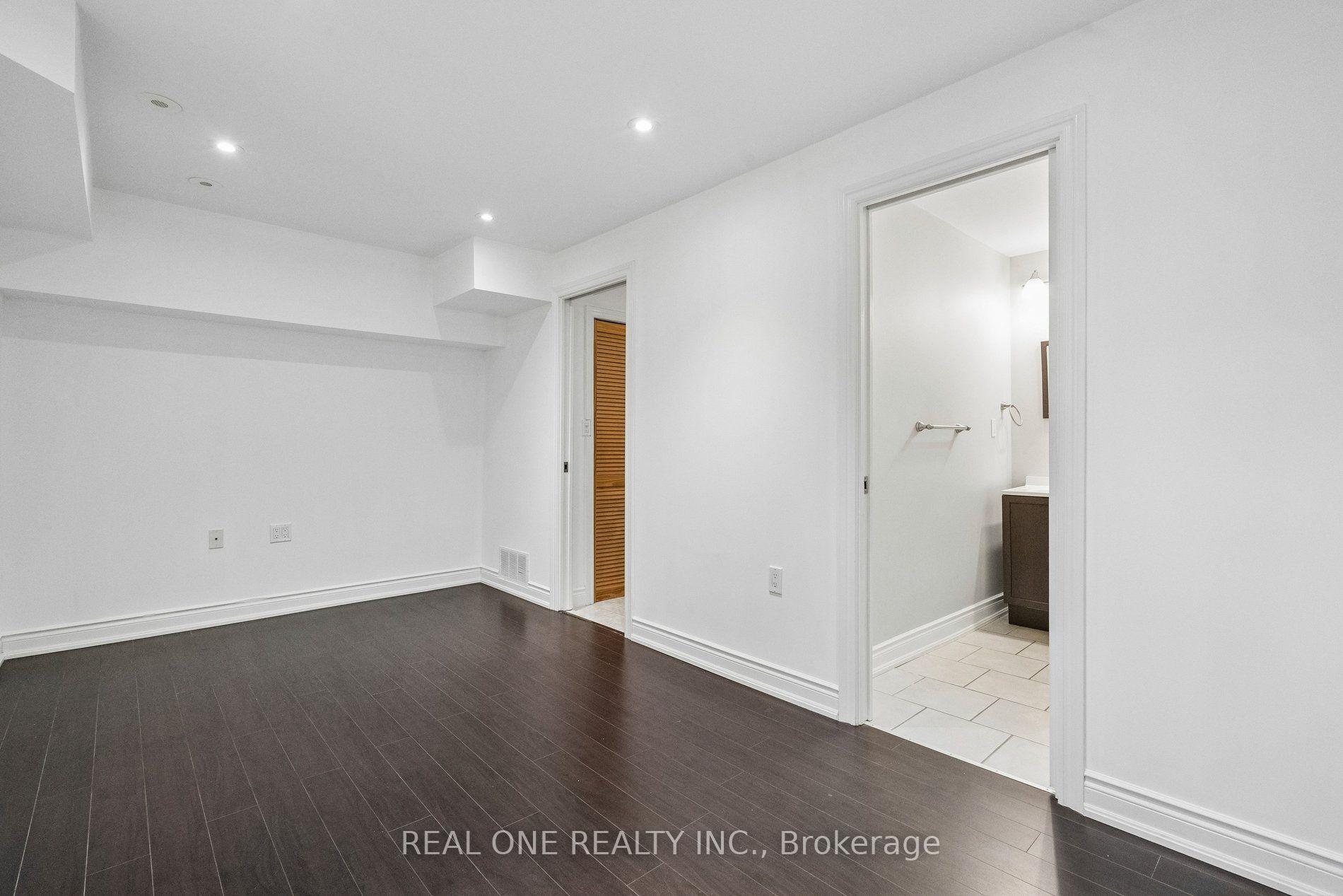 Photo 30 of 2350 Sutton Drive, Burlington, Orchard — HOMEH