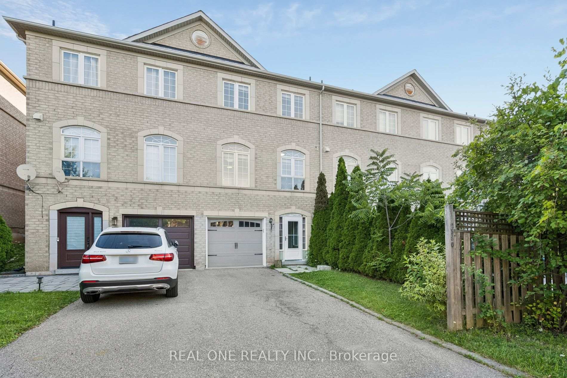 Photo 36 of 2350 Sutton Drive, Burlington, Orchard — HOMEH