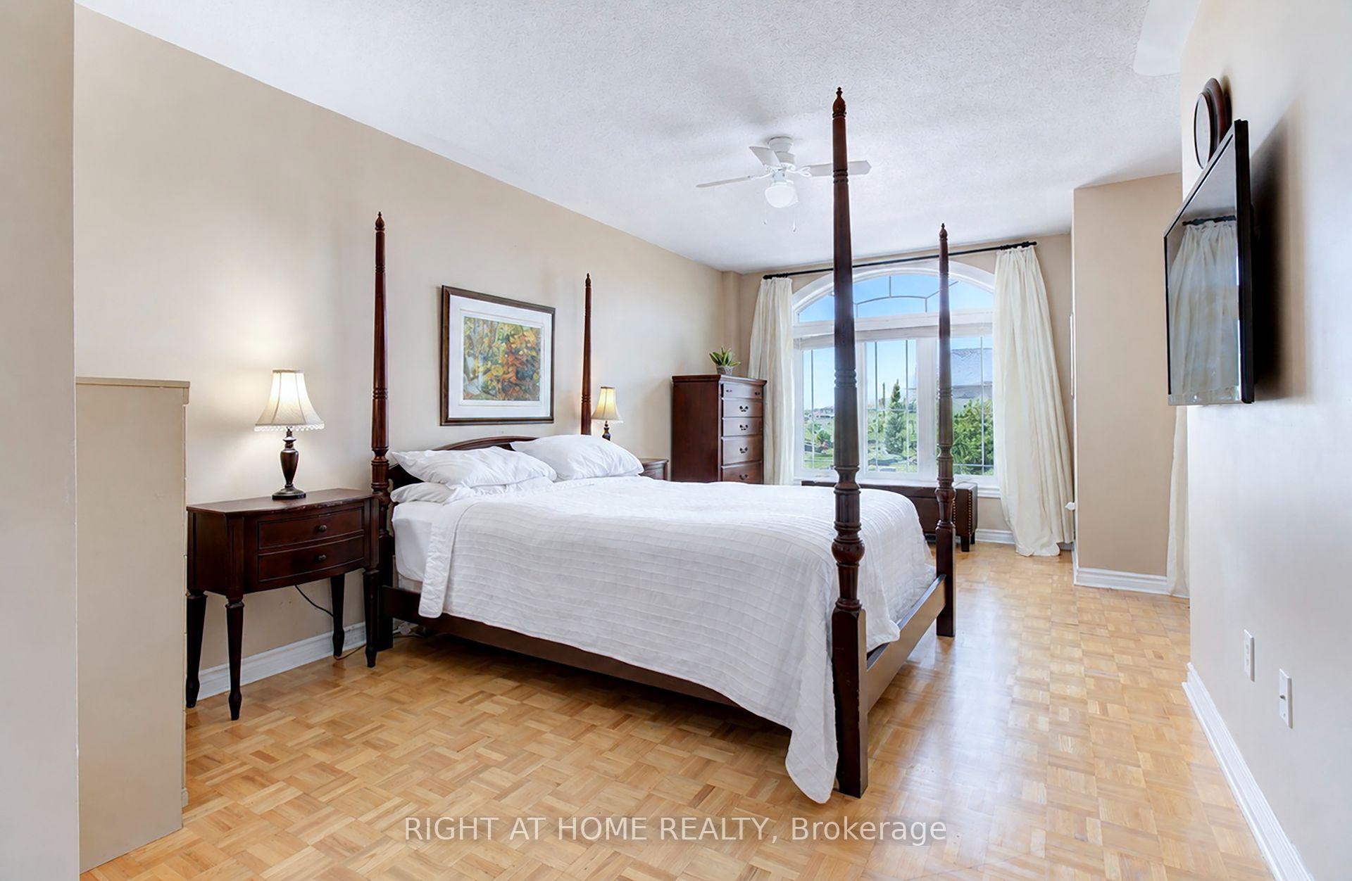 Photo 4 of 116 Nasir Crescent, Vaughan, Vellore Village — HOMEH