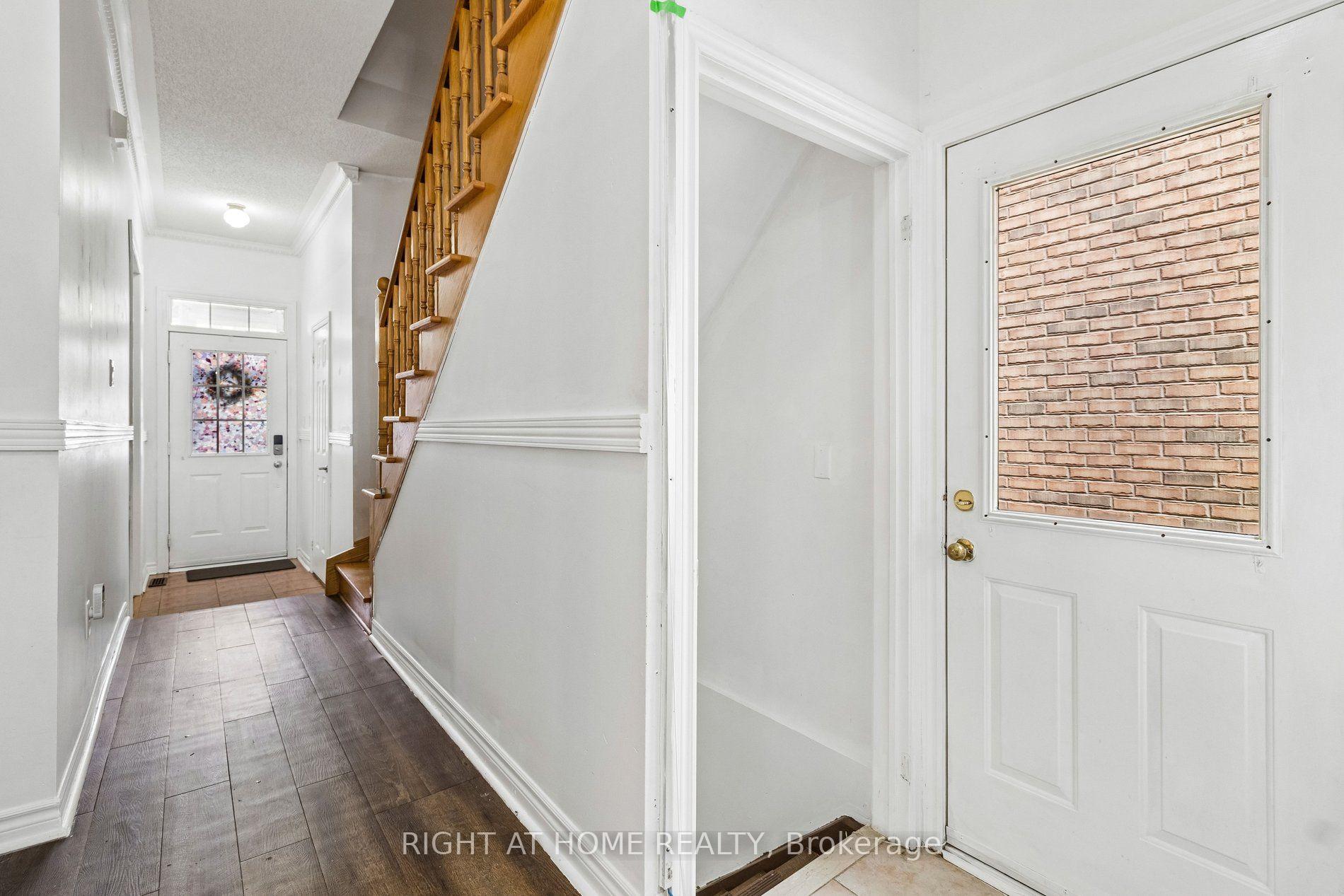 Photo 5 of 116 Nasir Crescent, Vaughan, Vellore Village — HOMEH