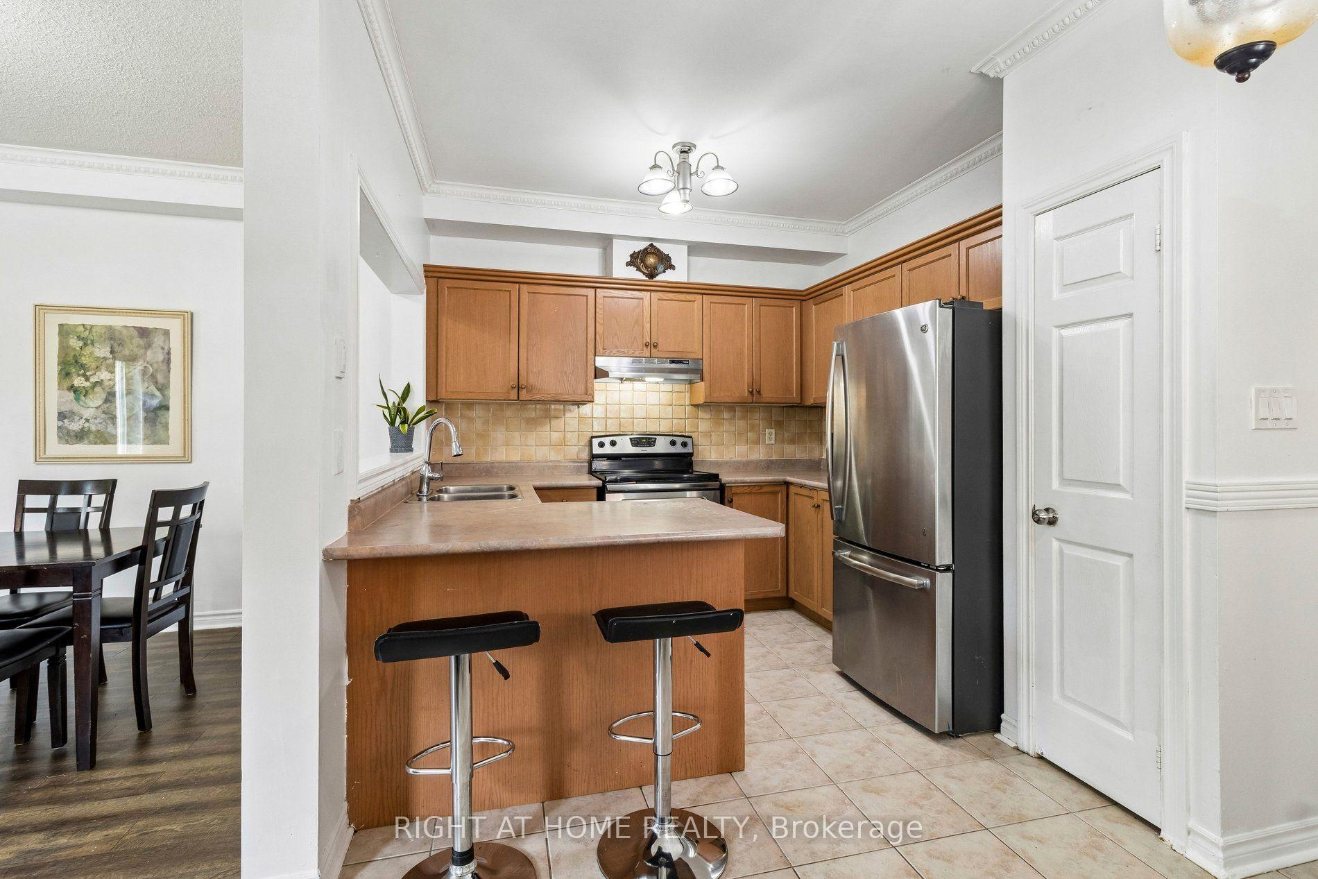 Photo 12 of 116 Nasir Crescent, Vaughan, Vellore Village — HOMEH