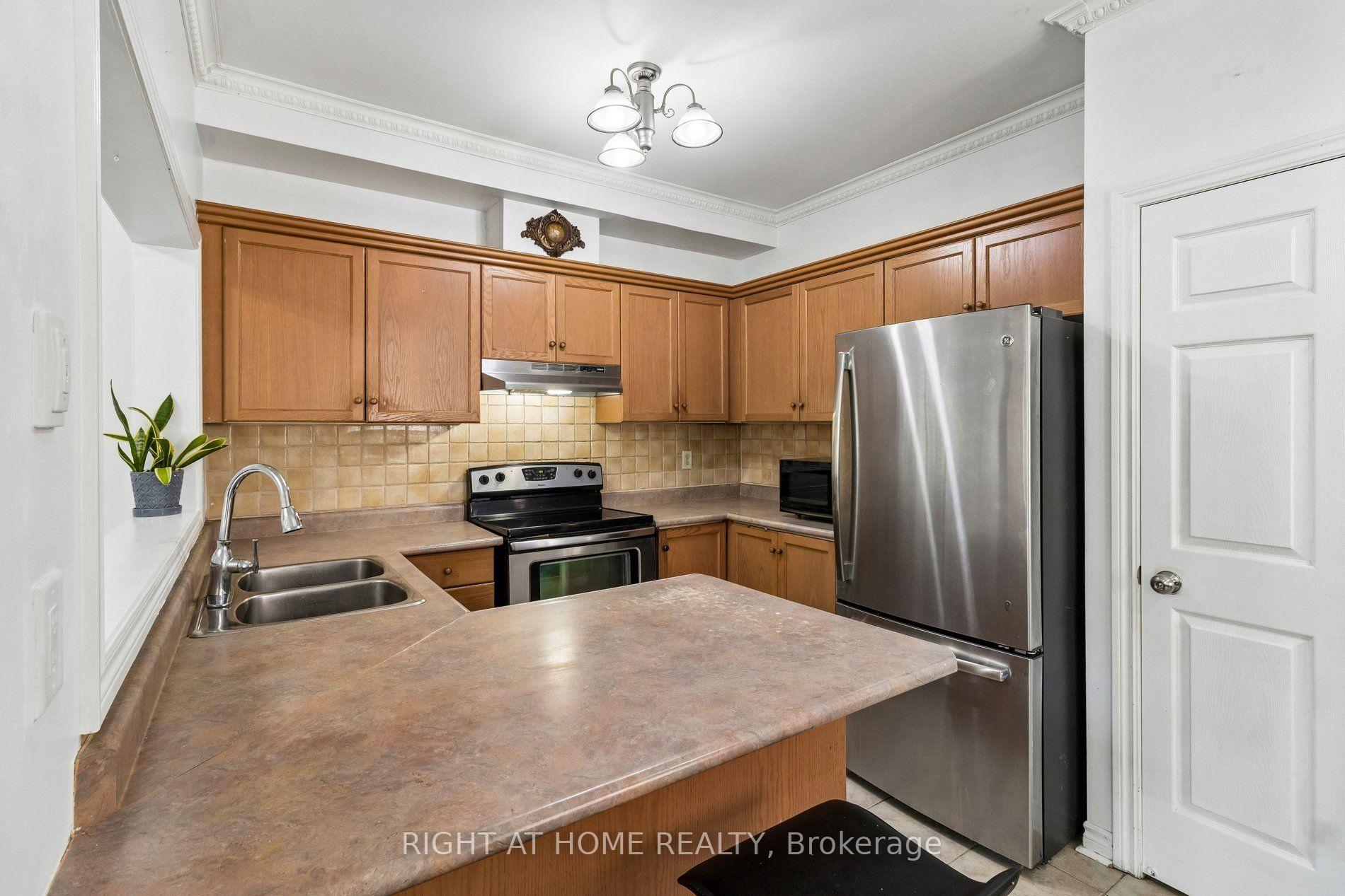 Photo 14 of 116 Nasir Crescent, Vaughan, Vellore Village — HOMEH