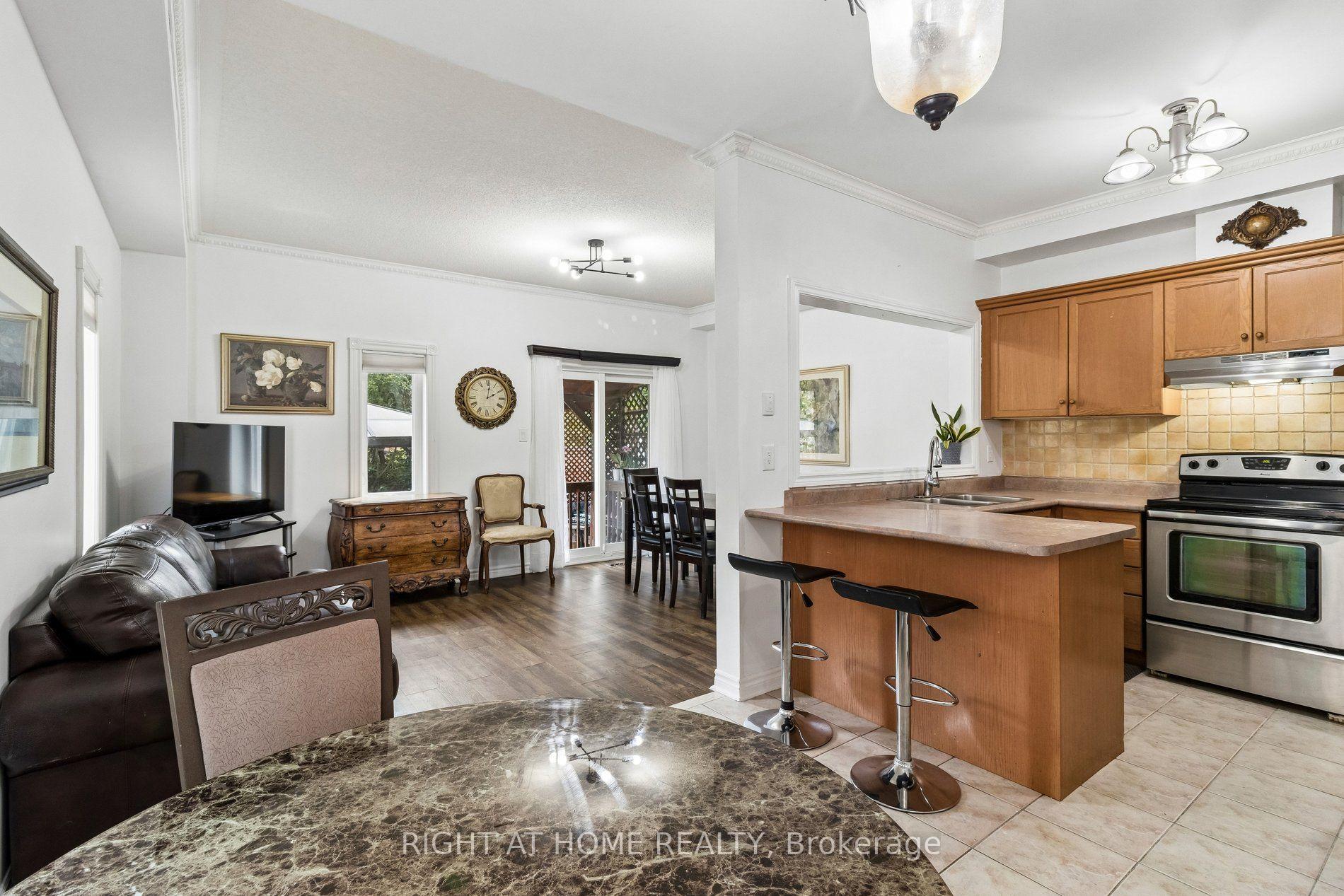 Photo 15 of 116 Nasir Crescent, Vaughan, Vellore Village — HOMEH
