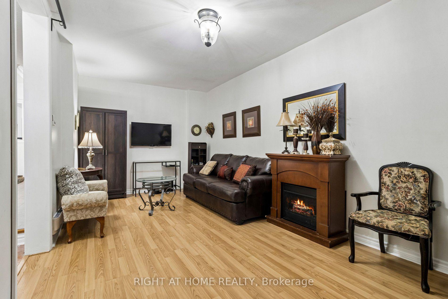 Photo 17 of 116 Nasir Crescent, Vaughan, Vellore Village — HOMEH