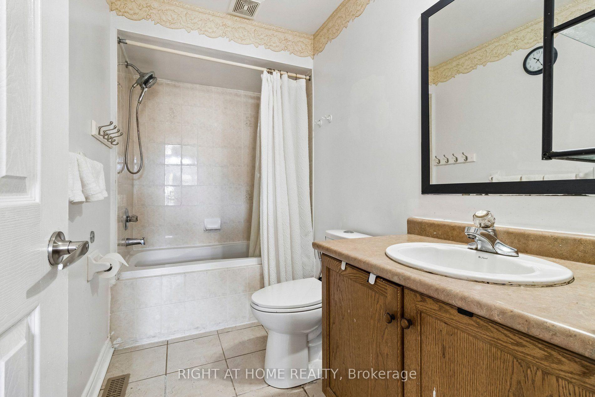 Photo 26 of 116 Nasir Crescent, Vaughan, Vellore Village — HOMEH