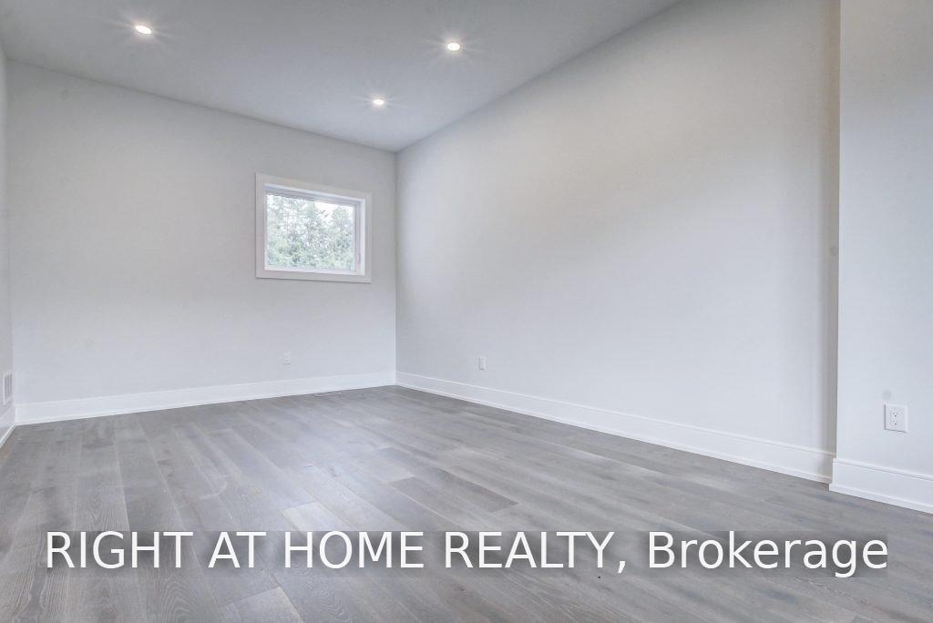 Photo 3 of 1165 Pinegrove Road, Oakville, West — HOMEH