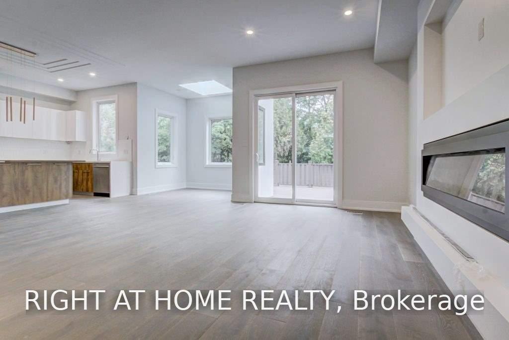 Photo 6 of 1165 Pinegrove Road, Oakville, West — HOMEH