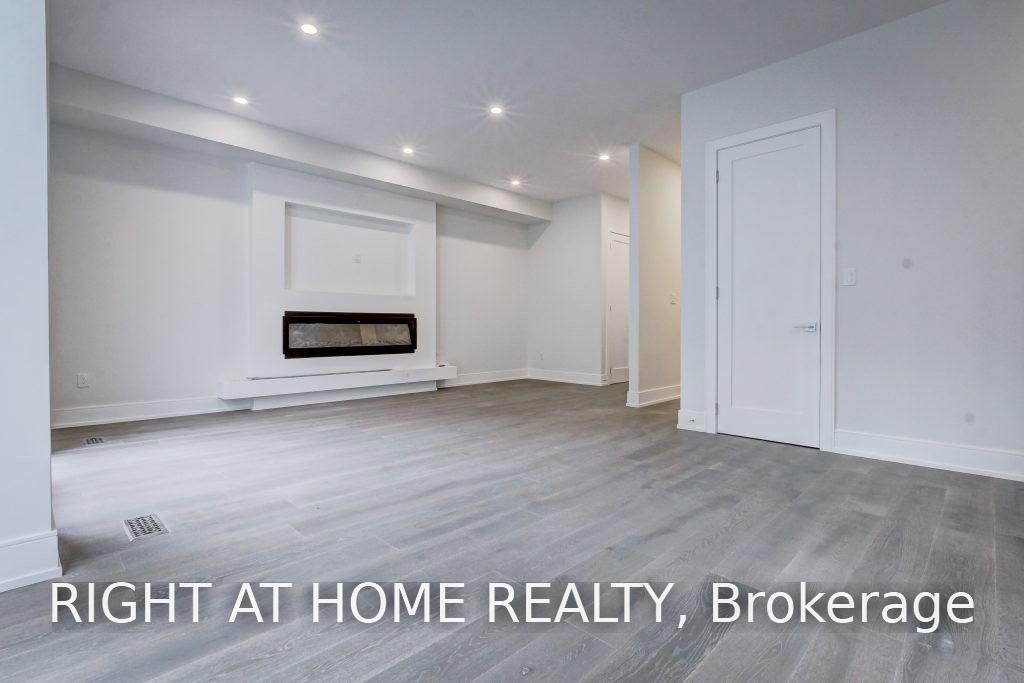 Photo 8 of 1165 Pinegrove Road, Oakville, West — HOMEH