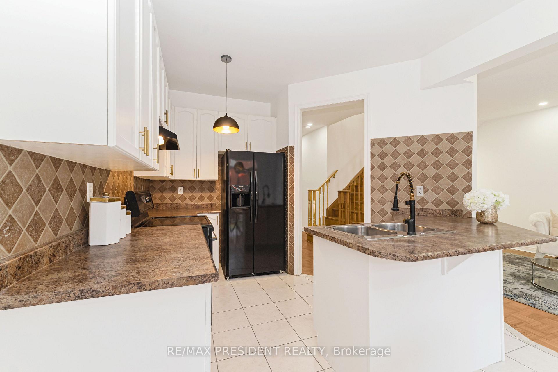 Photo 14 of 29 Prudhomme Drive, Brampton, Sandringham-Wellington — HOMEH