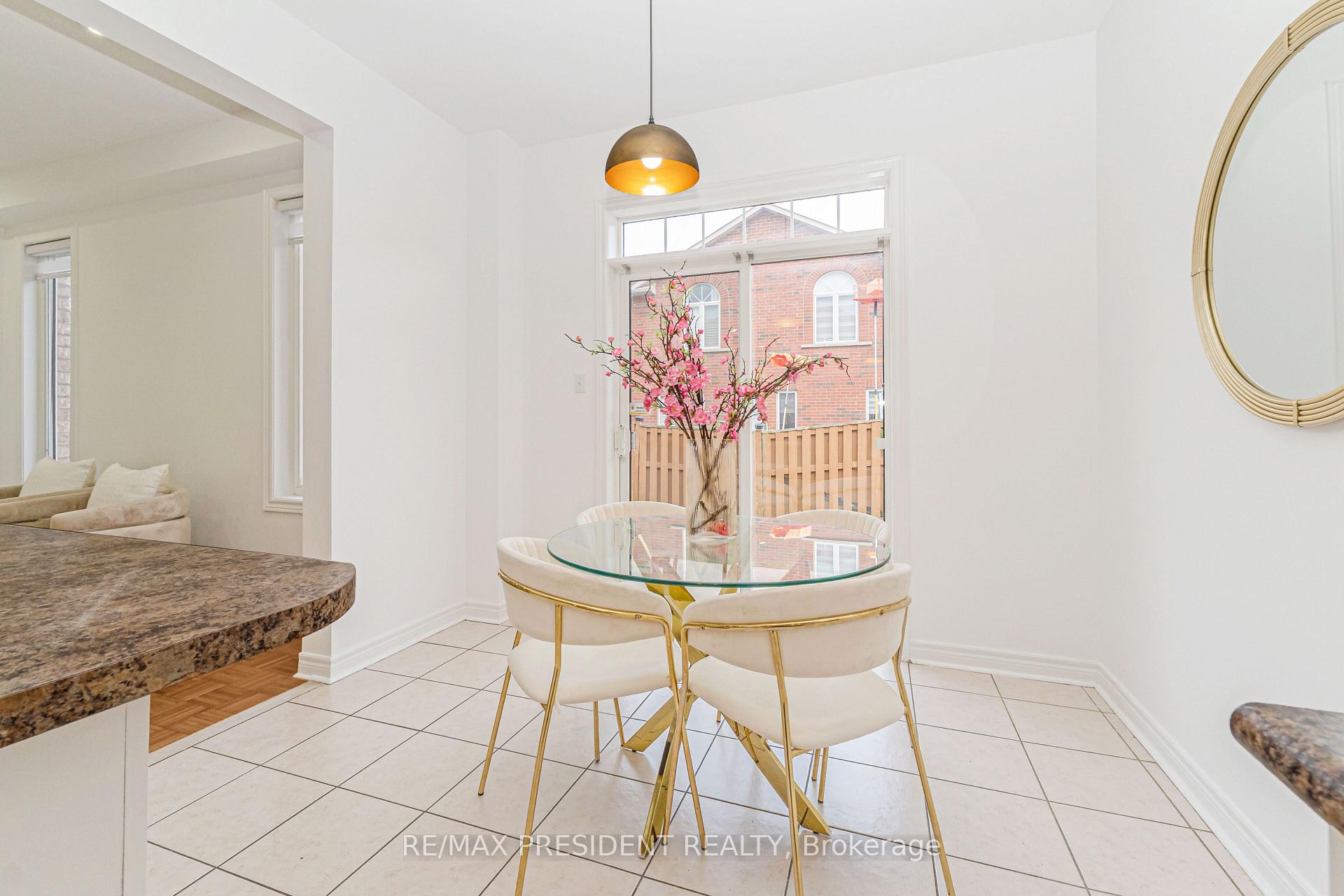Photo 18 of 29 Prudhomme Drive, Brampton, Sandringham-Wellington — HOMEH
