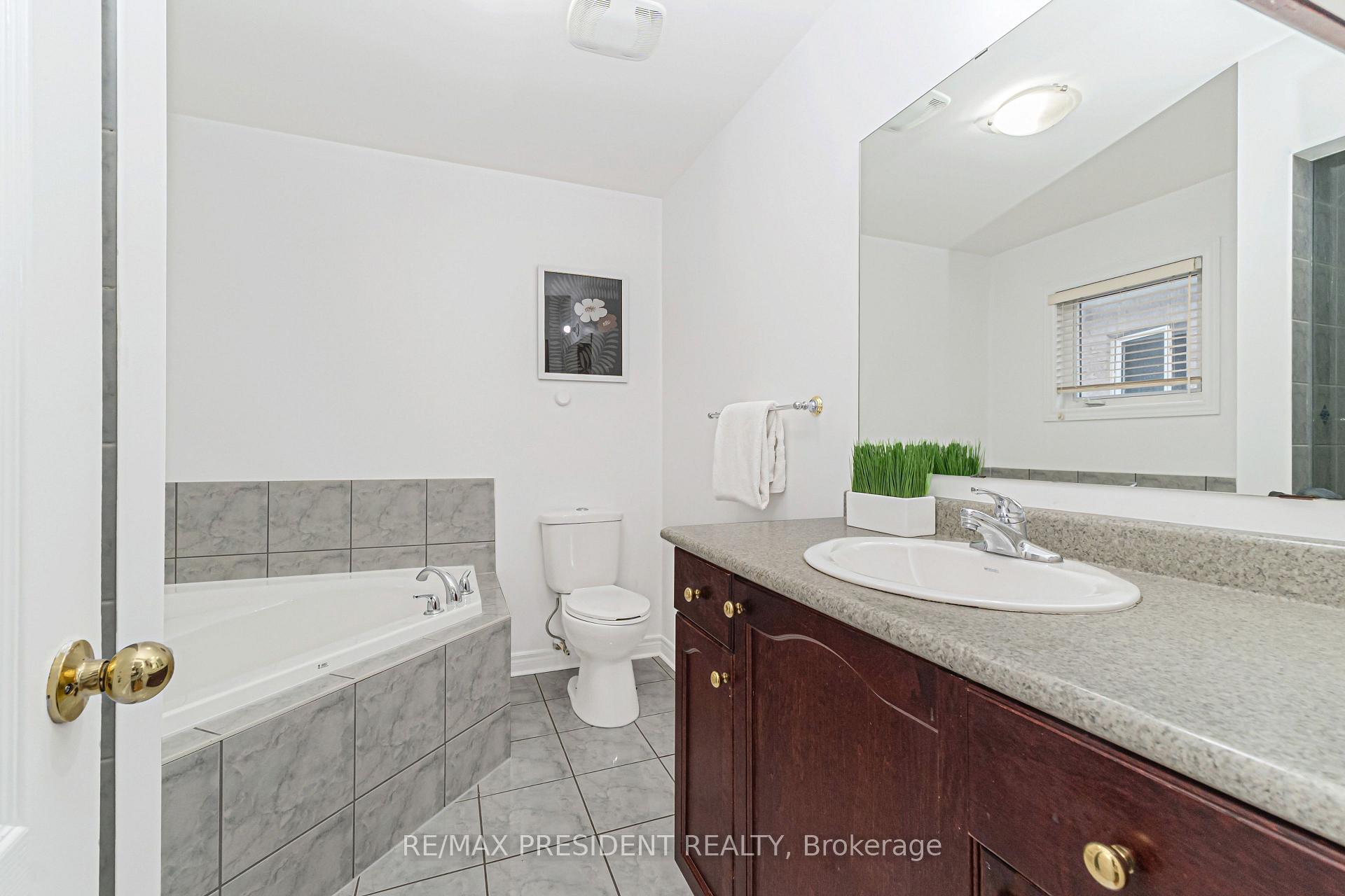 Photo 25 of 29 Prudhomme Drive, Brampton, Sandringham-Wellington — HOMEH
