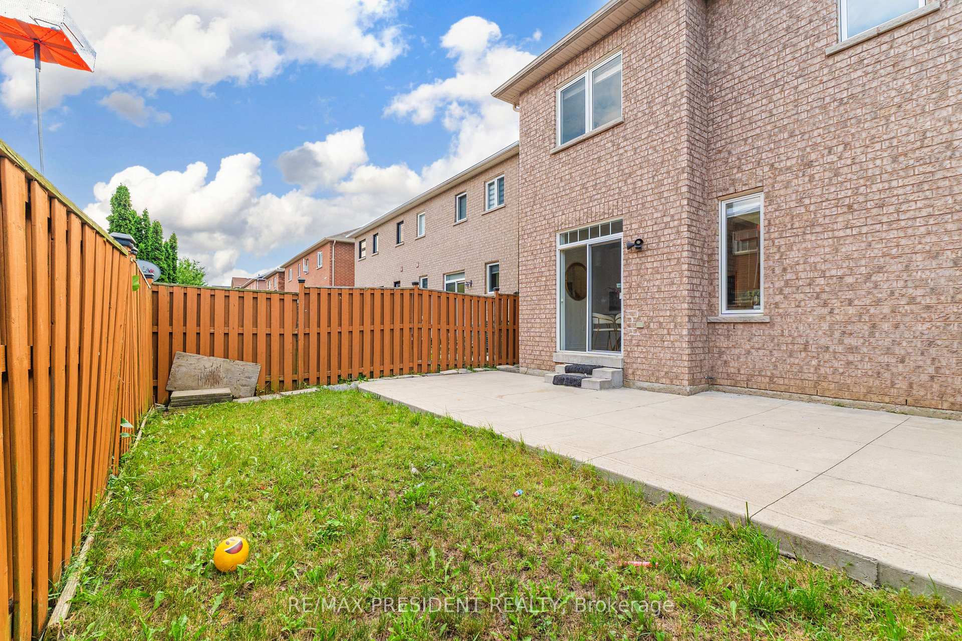 Photo 35 of 29 Prudhomme Drive, Brampton, Sandringham-Wellington — HOMEH