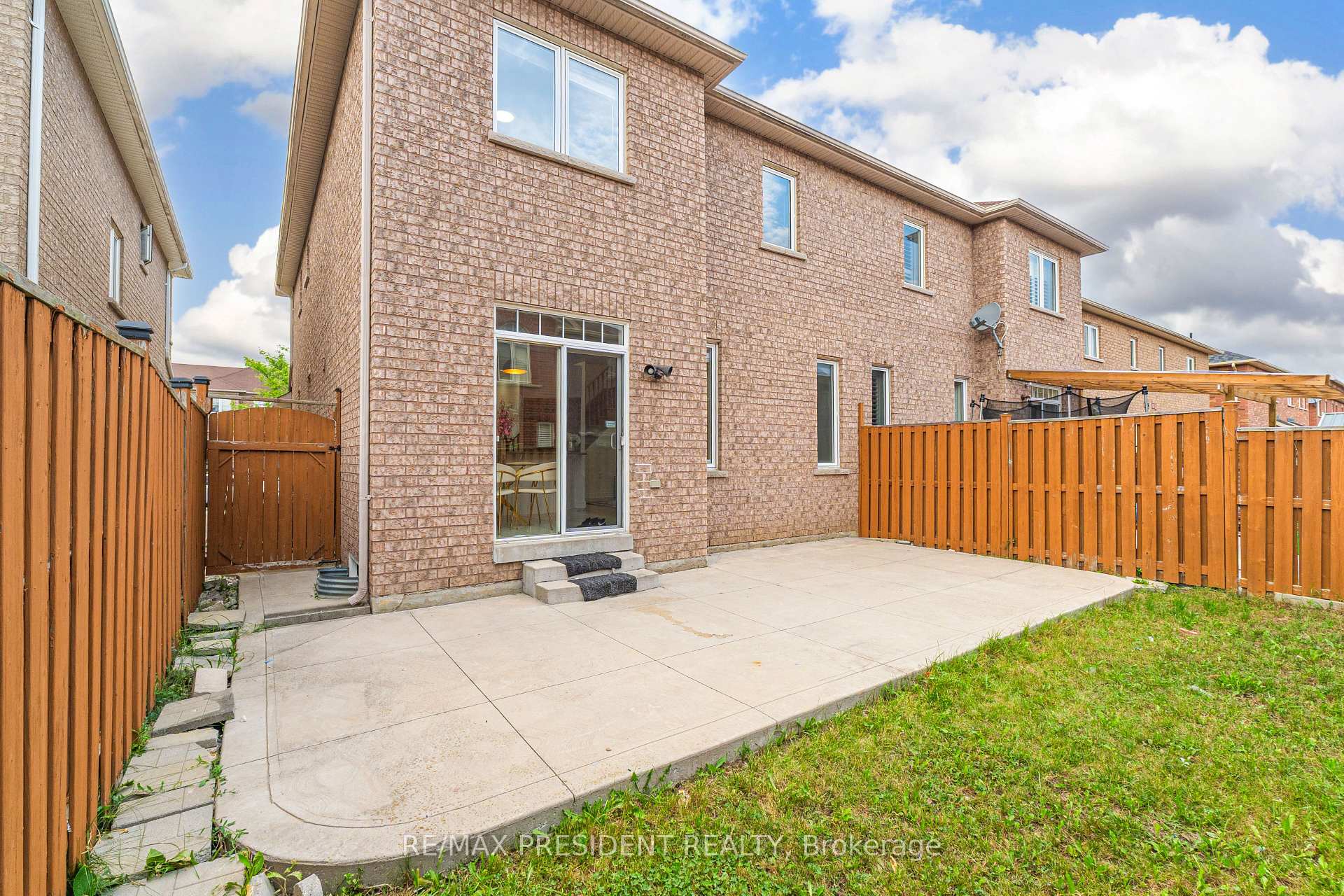 Photo 36 of 29 Prudhomme Drive, Brampton, Sandringham-Wellington — HOMEH