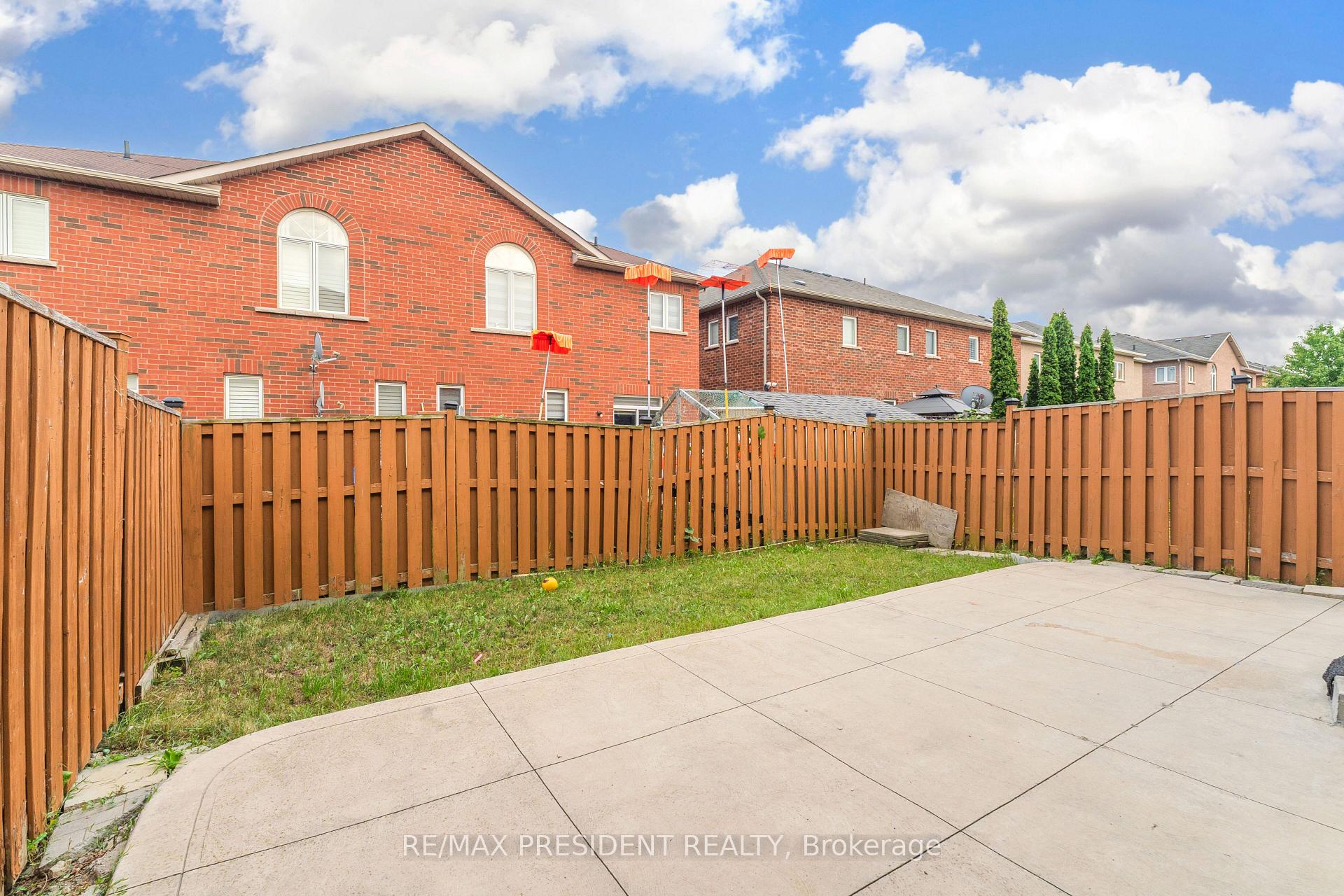 Photo 37 of 29 Prudhomme Drive, Brampton, Sandringham-Wellington — HOMEH