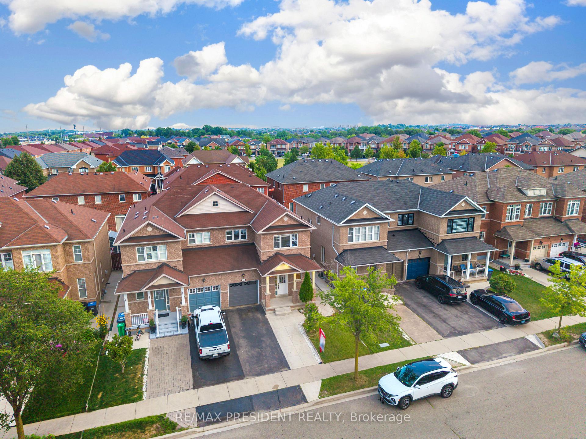 Photo 40 of 29 Prudhomme Drive, Brampton, Sandringham-Wellington — HOMEH