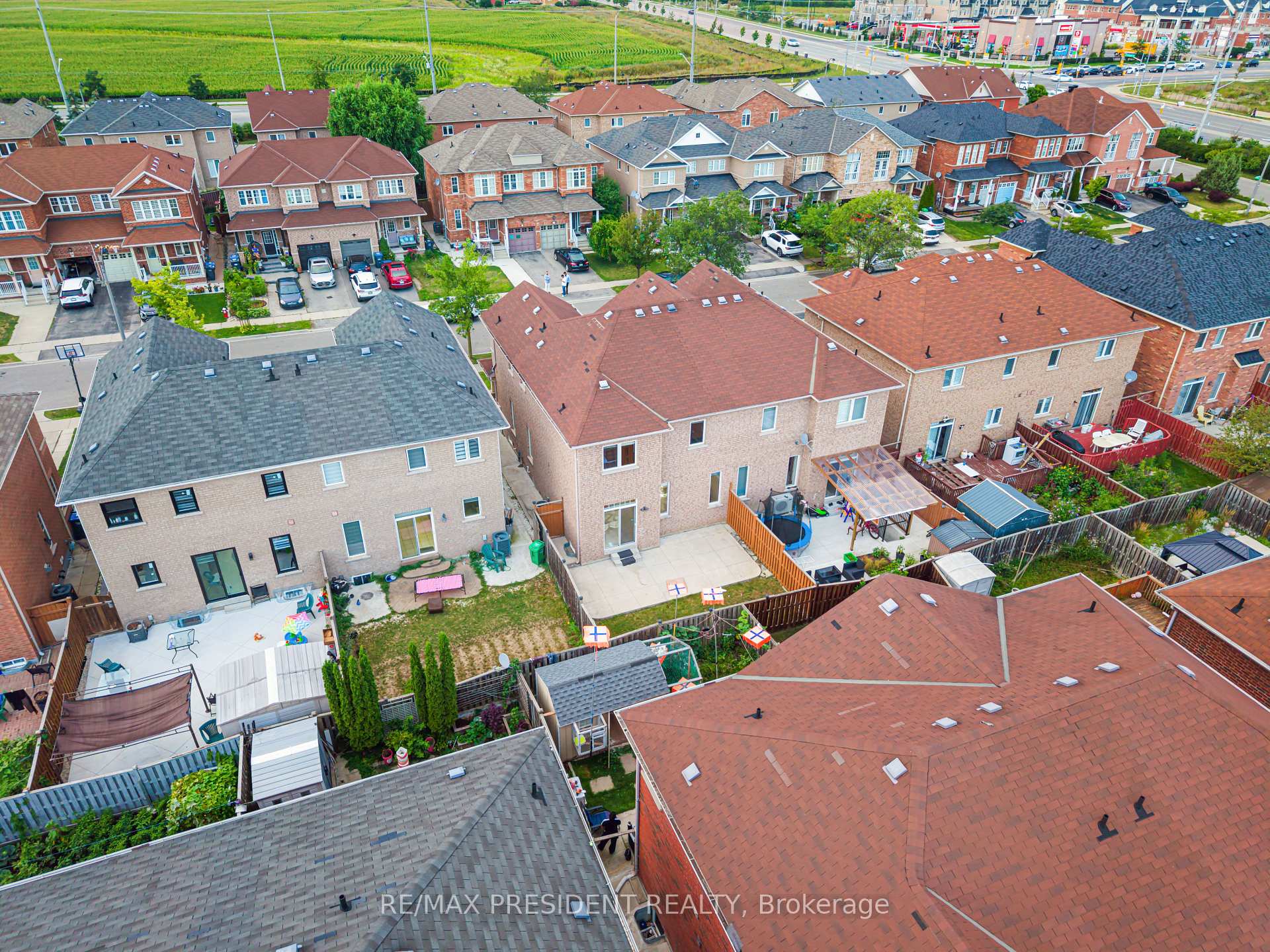 Photo 49 of 29 Prudhomme Drive, Brampton, Sandringham-Wellington — HOMEH