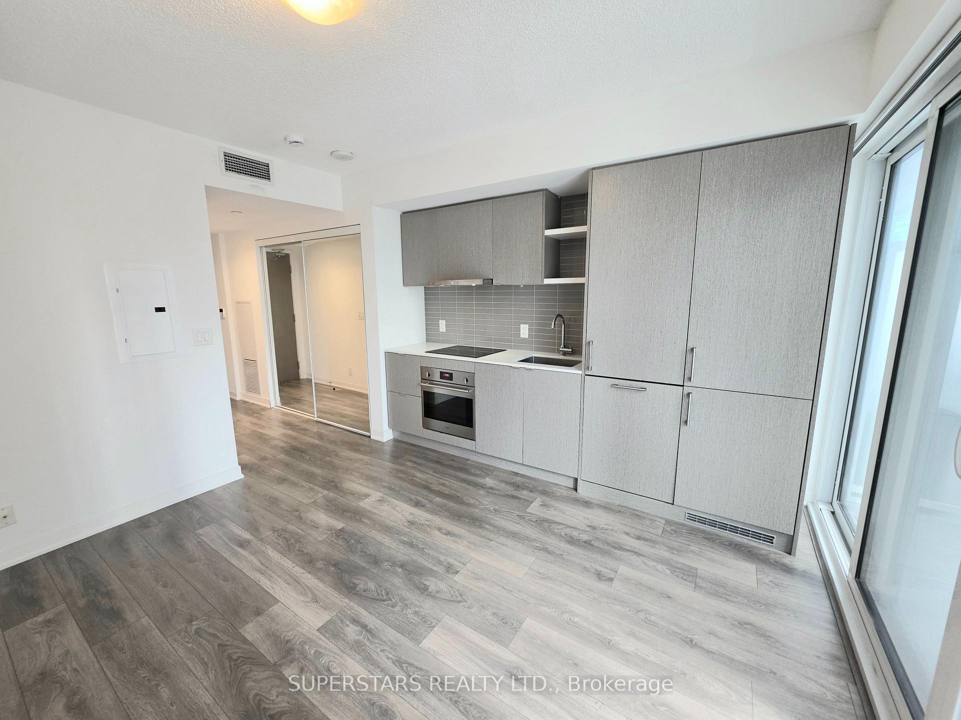 Photo 6 of Unit 1511, 100 Harbour Street, Toronto, Waterfront Communities — HOMEH