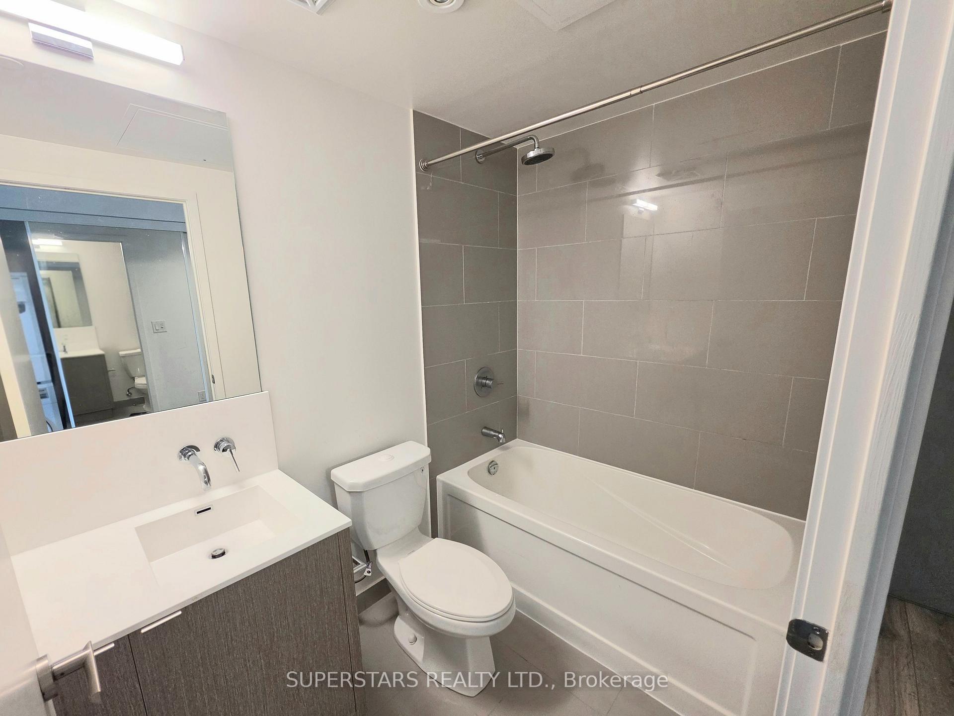 Photo 9 of Unit 1511, 100 Harbour Street, Toronto, Waterfront Communities — HOMEH