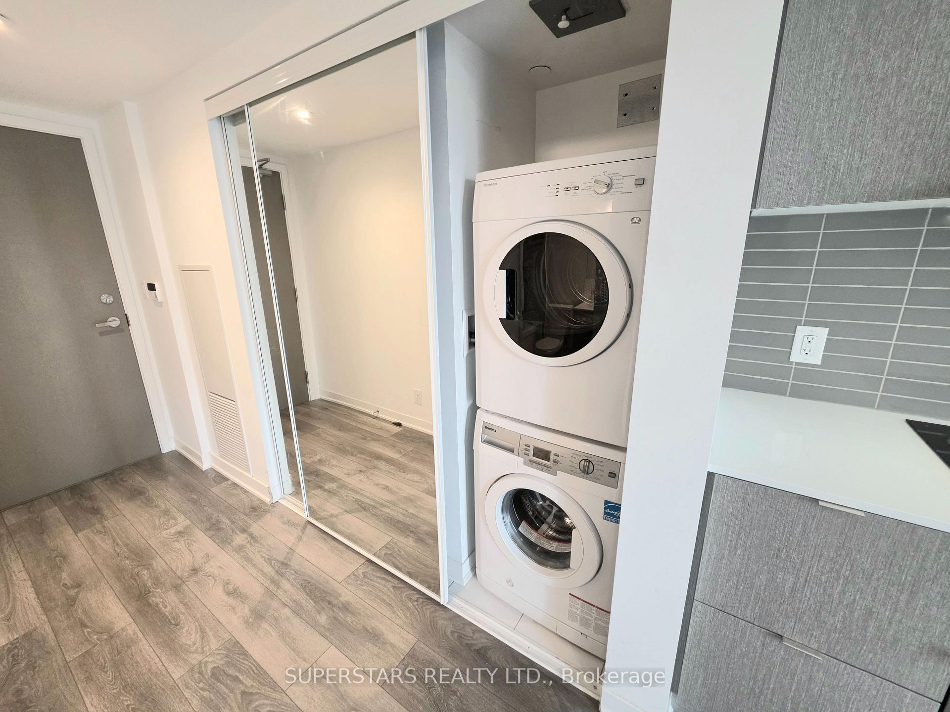 Photo 10 of Unit 1511, 100 Harbour Street, Toronto, Waterfront Communities — HOMEH