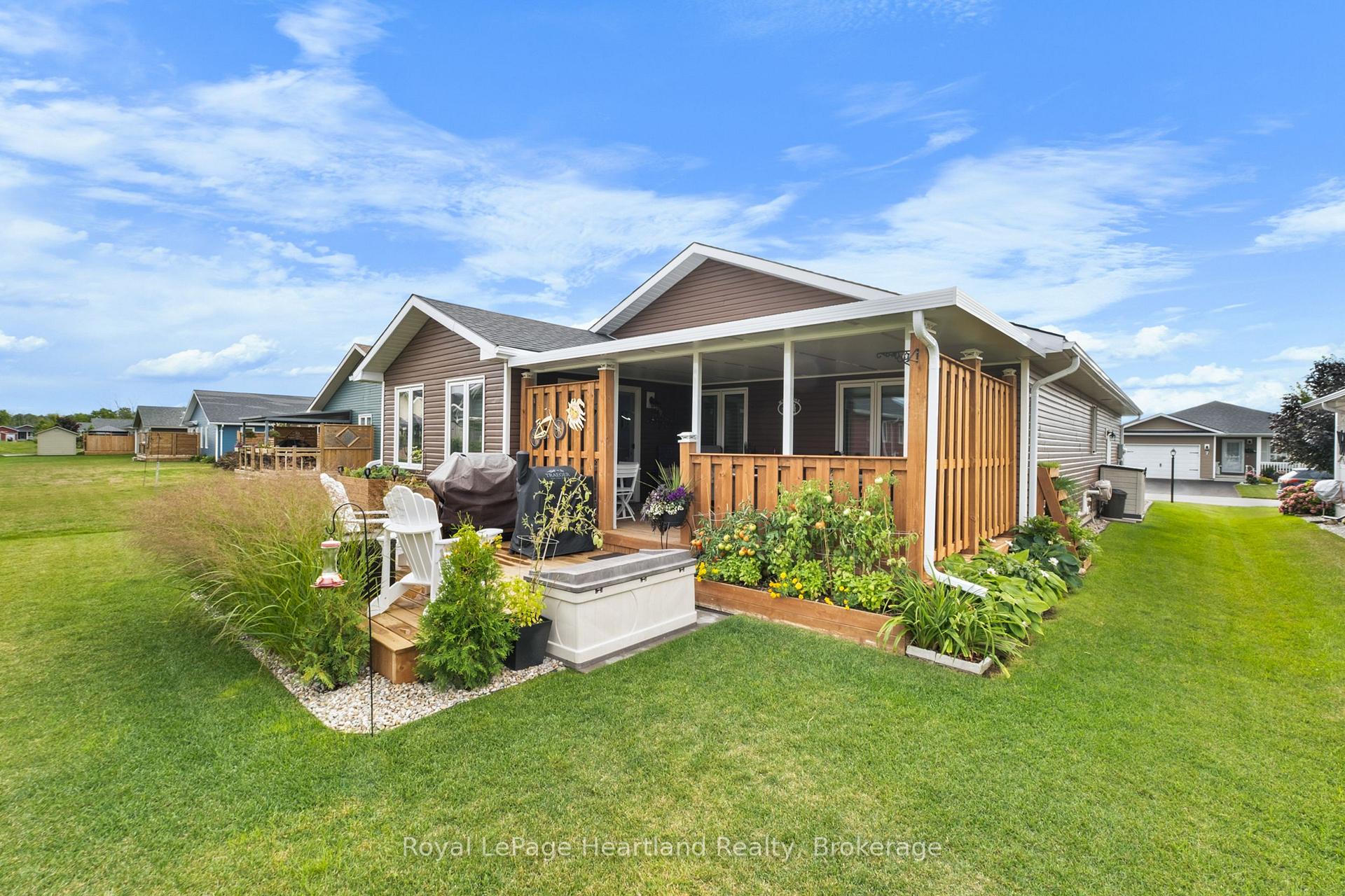 Photo 2 of 8 Windward Way N, Ashfield-Colborne-Wawanosh, Colborne — HOMEH