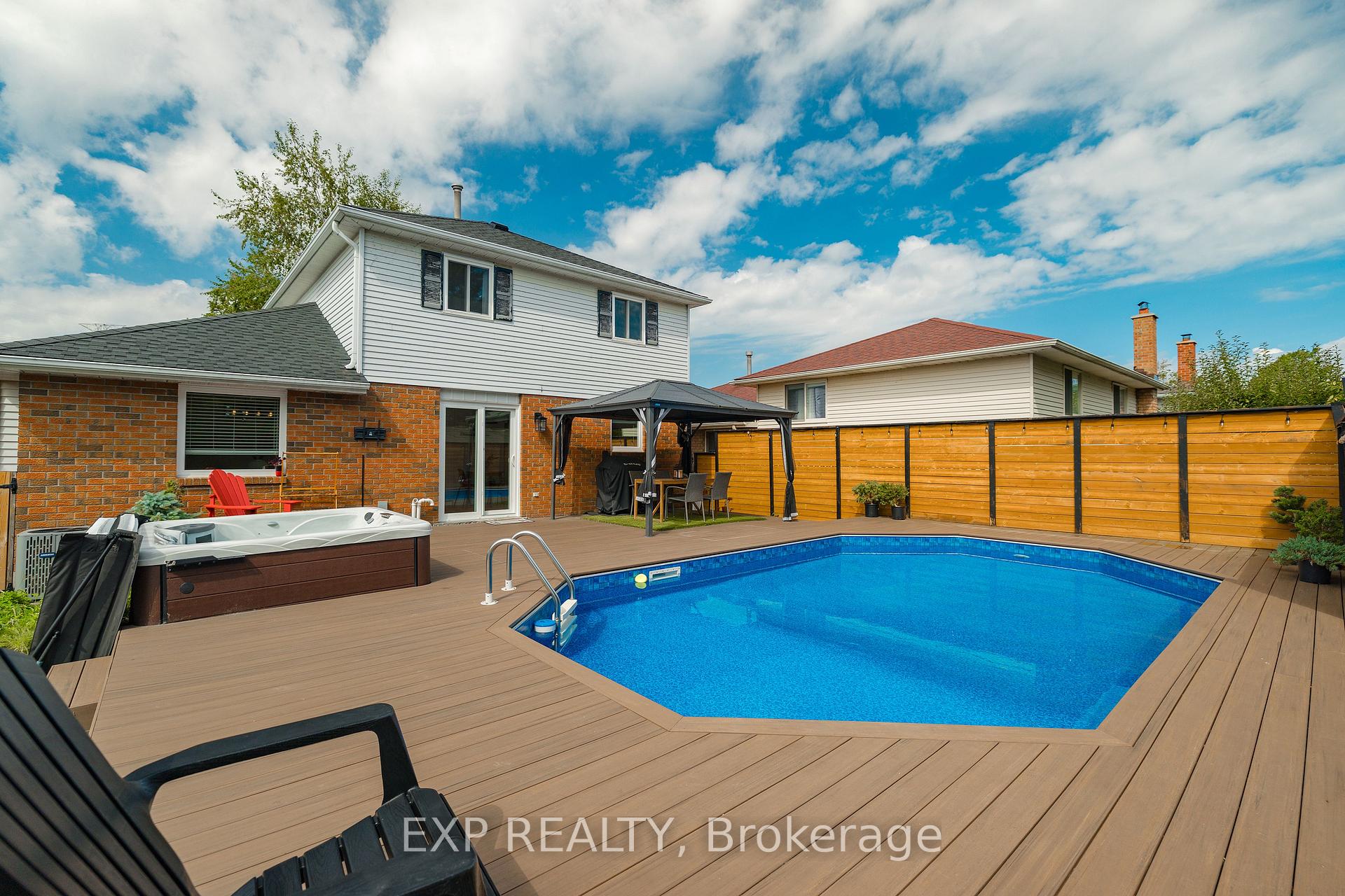 Photo 2 of 22 Driftwood Drive, Kitchener, Forest Heights — HOMEH