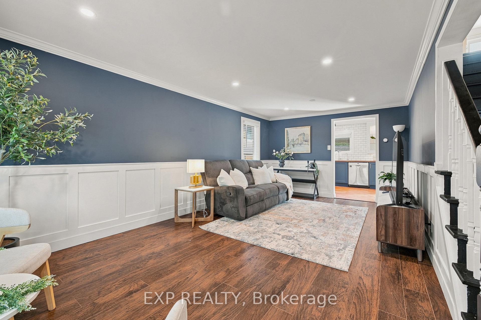 Photo 7 of 22 Driftwood Drive, Kitchener, Forest Heights — HOMEH