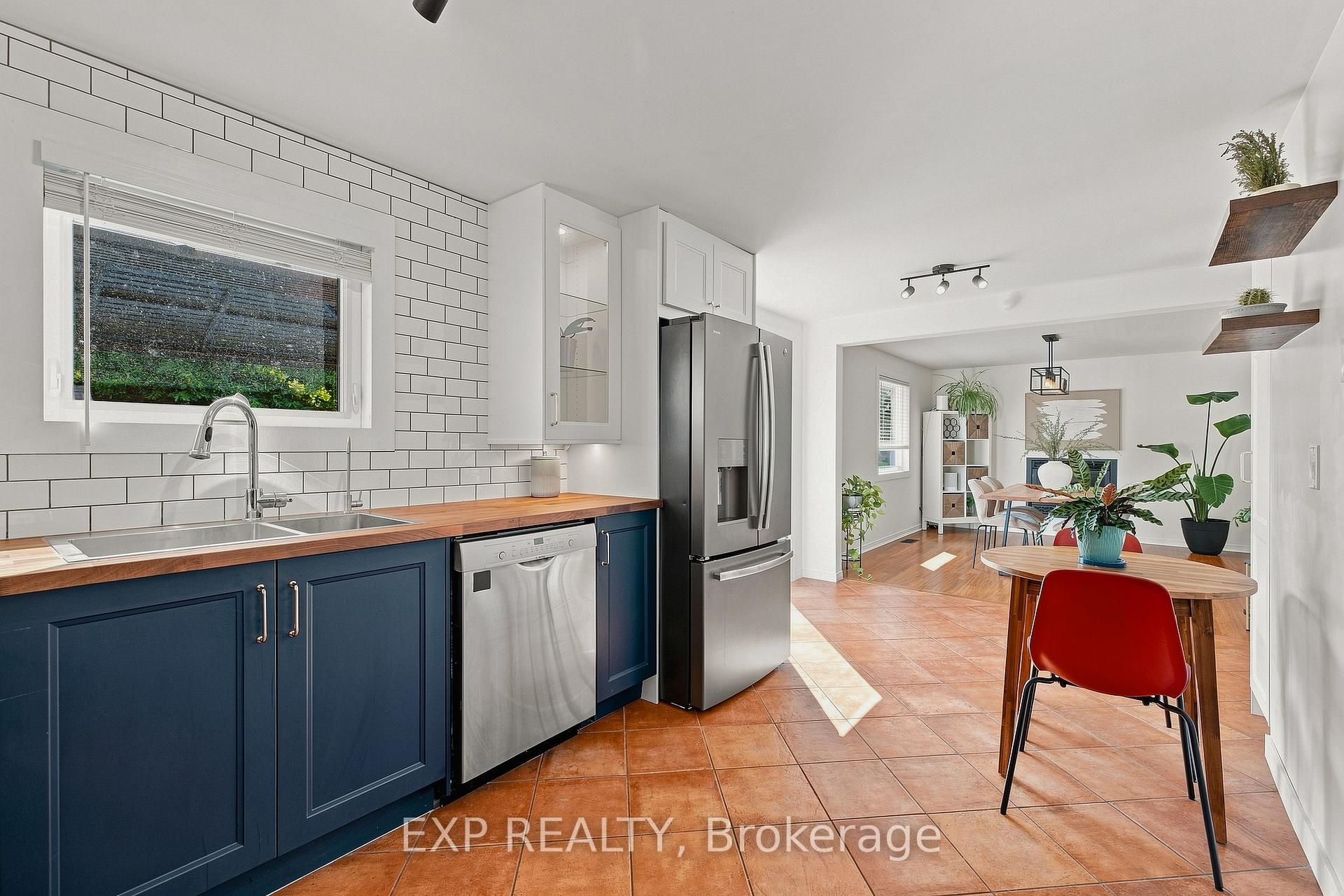 Photo 11 of 22 Driftwood Drive, Kitchener, Forest Heights — HOMEH