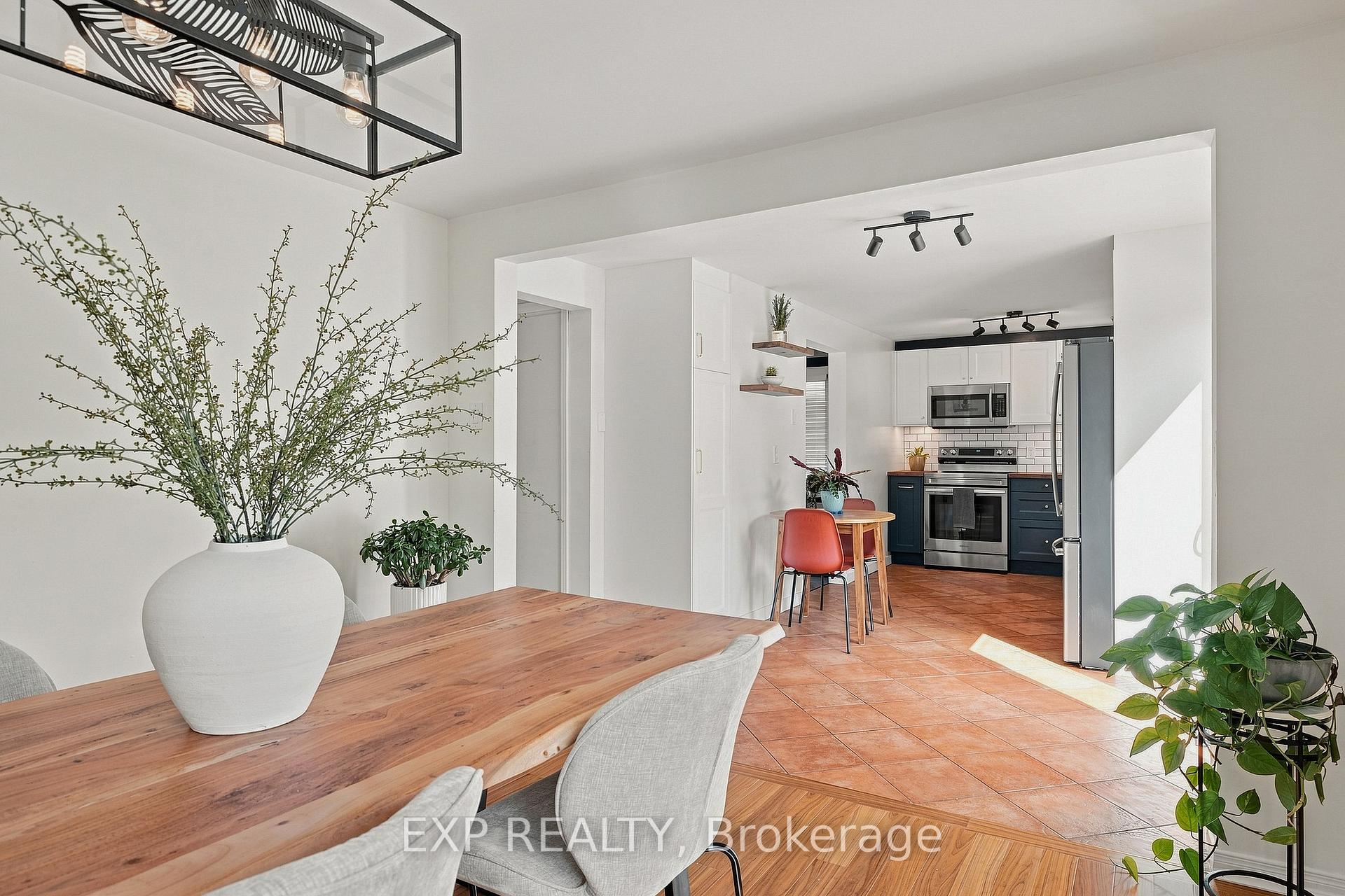 Photo 15 of 22 Driftwood Drive, Kitchener, Forest Heights — HOMEH