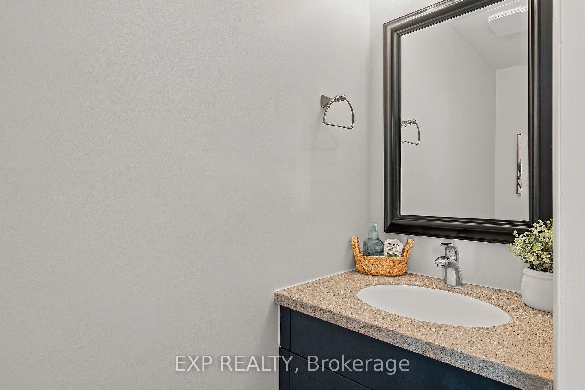 Photo 18 of 22 Driftwood Drive, Kitchener, Forest Heights — HOMEH