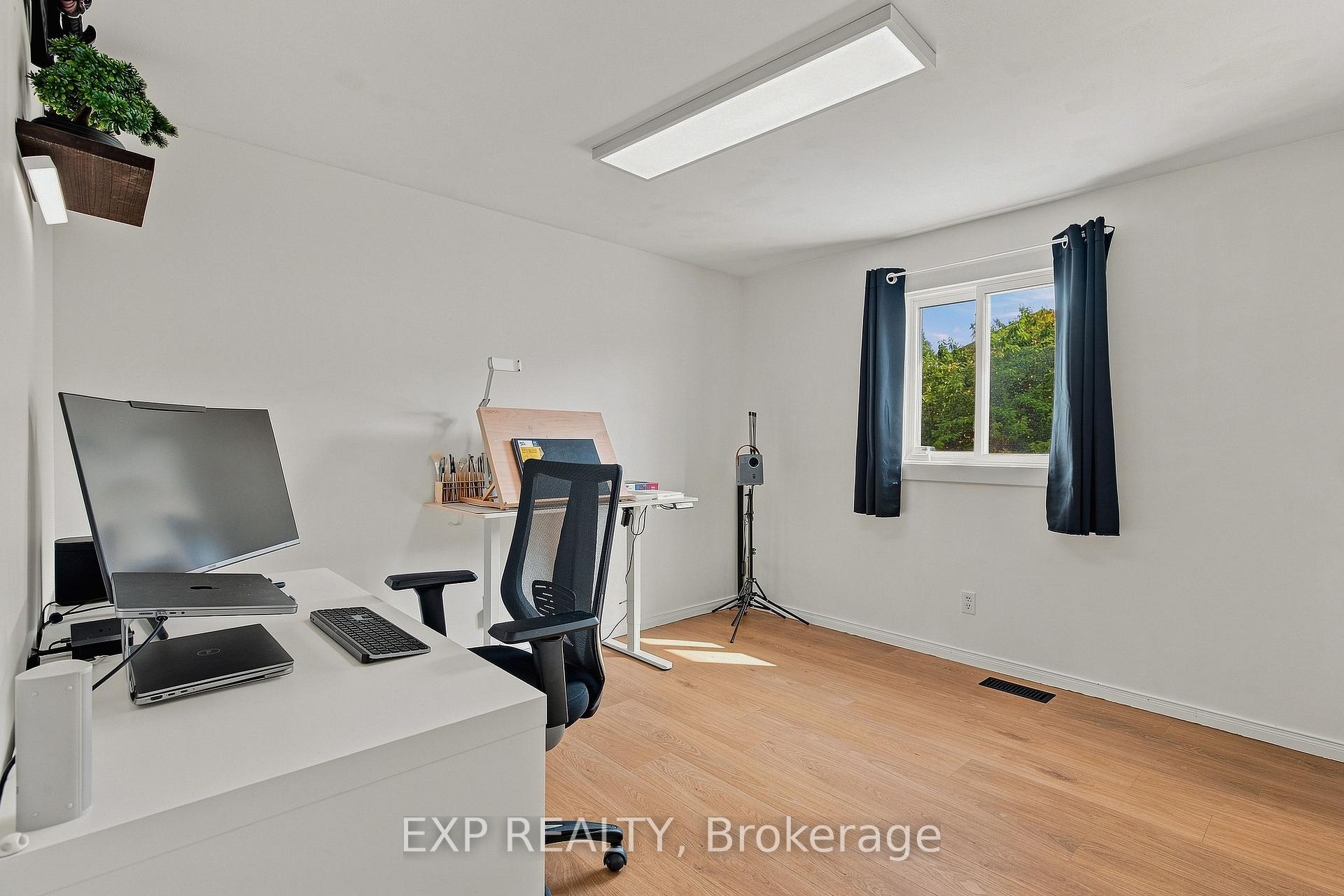 Photo 26 of 22 Driftwood Drive, Kitchener, Forest Heights — HOMEH