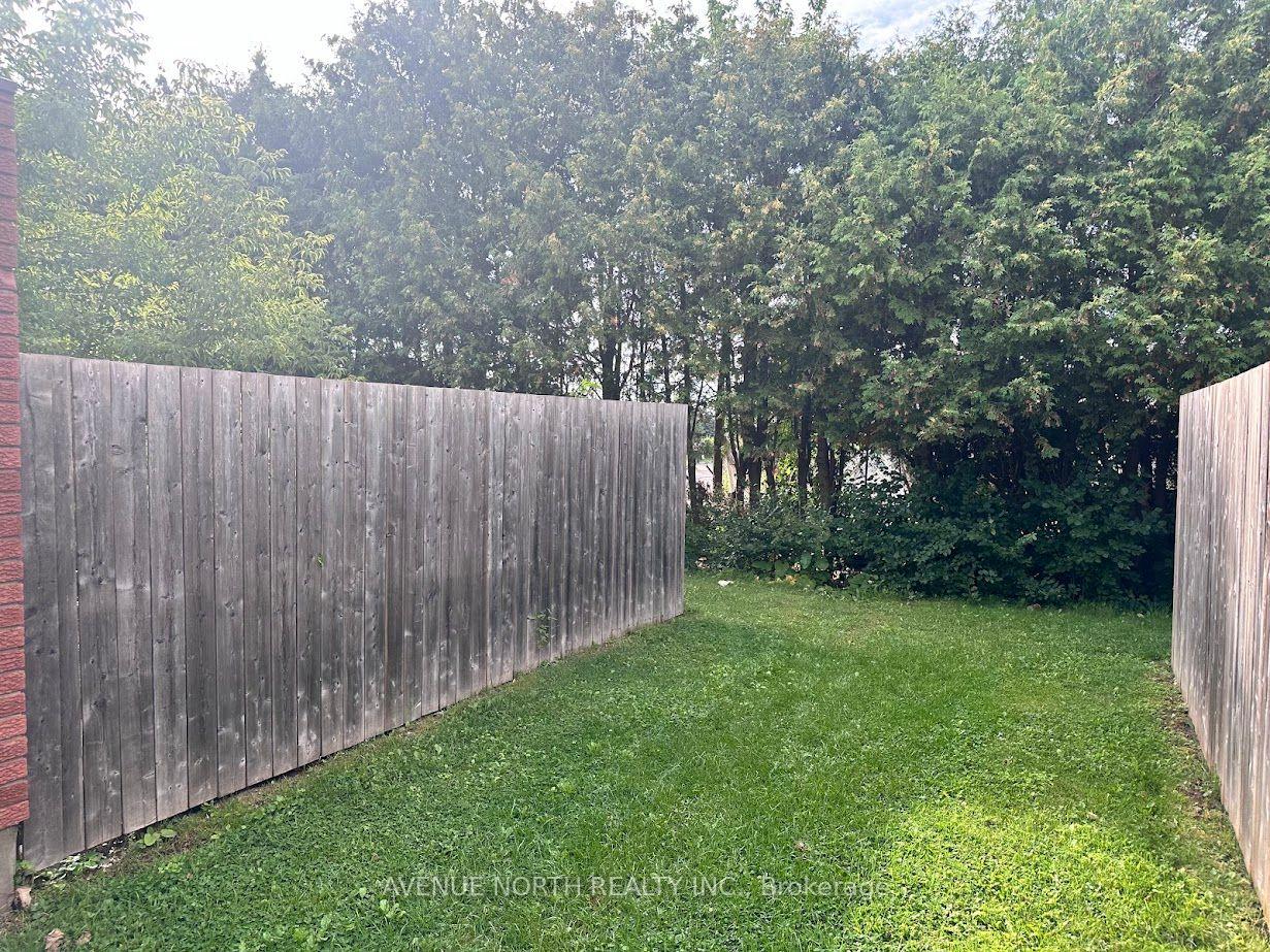 Photo 4 of 1352 Foxwell Street, Ottawa, Pineview — HOMEH