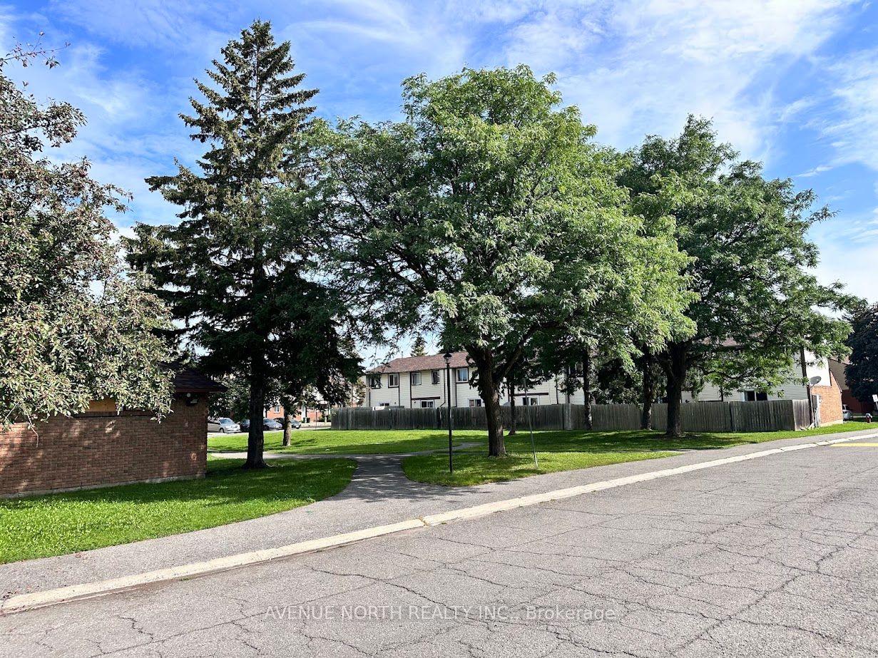 Photo 5 of 1352 Foxwell Street, Ottawa, Pineview — HOMEH