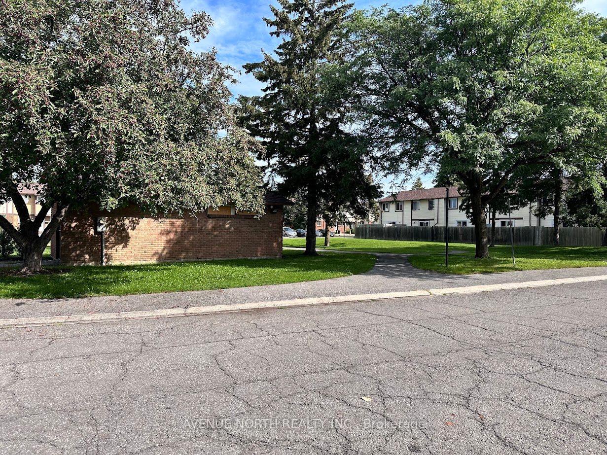 Photo 6 of 1352 Foxwell Street, Ottawa, Pineview — HOMEH