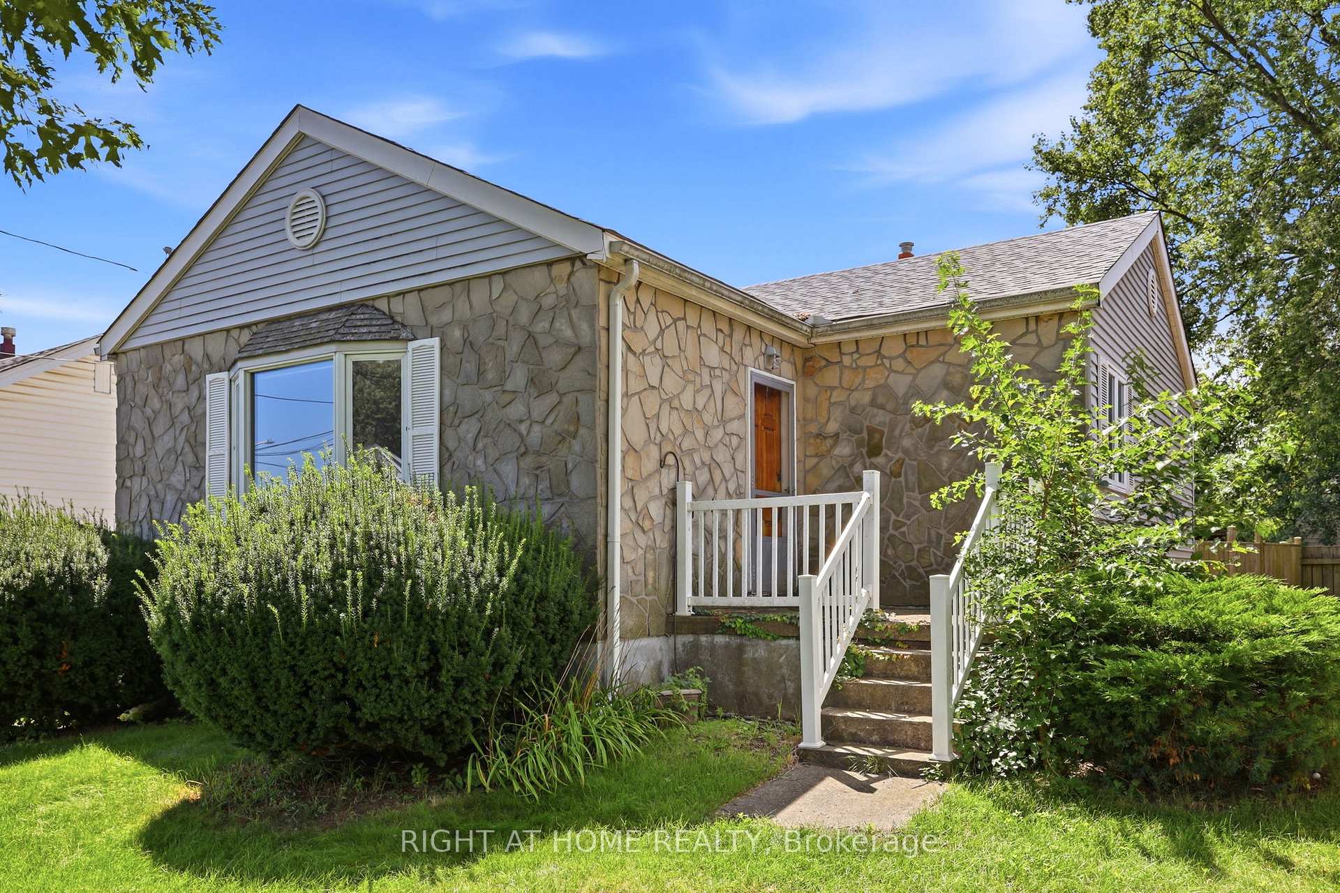 Photo of 1290 Strathy Avenue