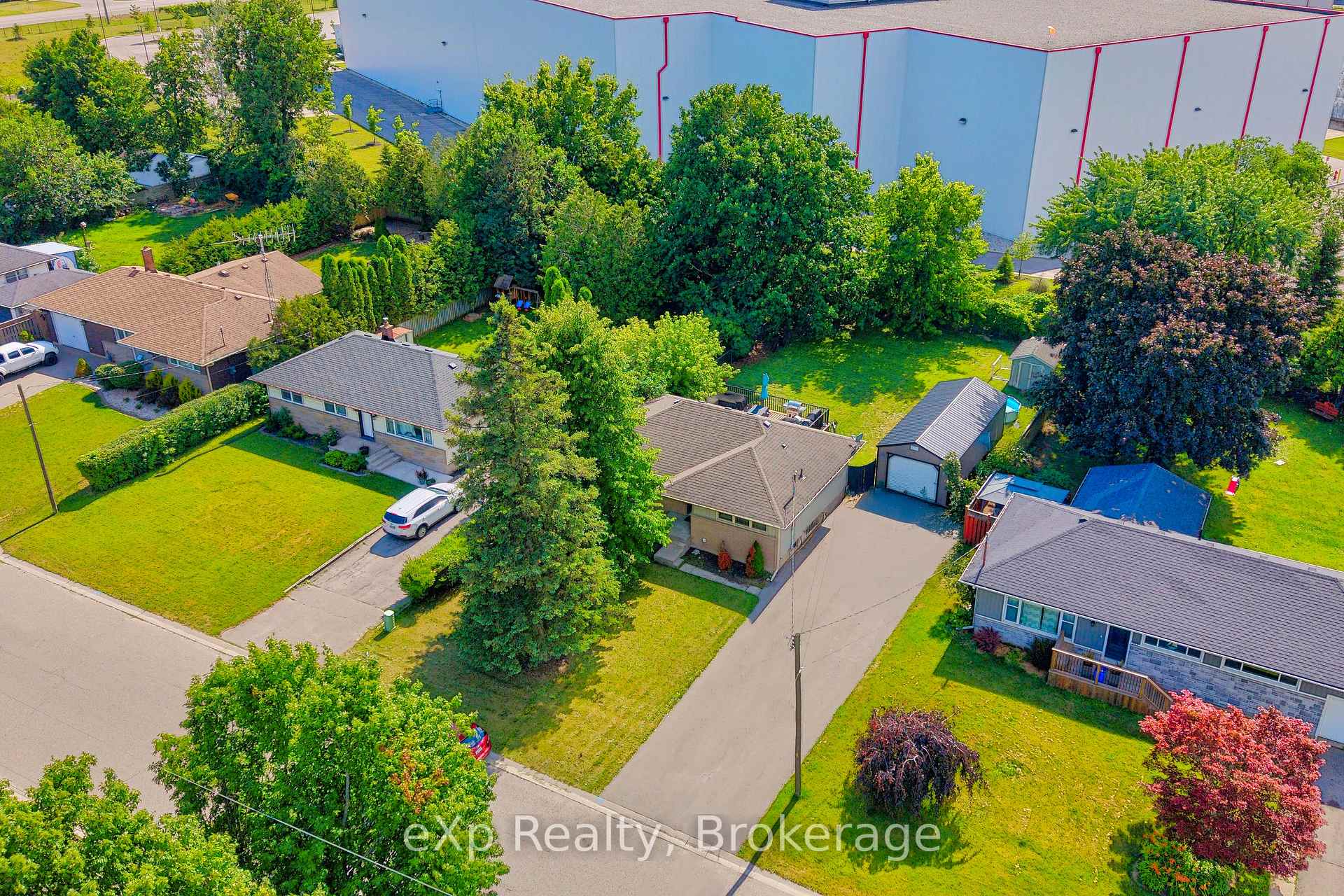 Photo 2 of 18 Willowdale Street, Brantford, Oakhill Dr — HOMEH