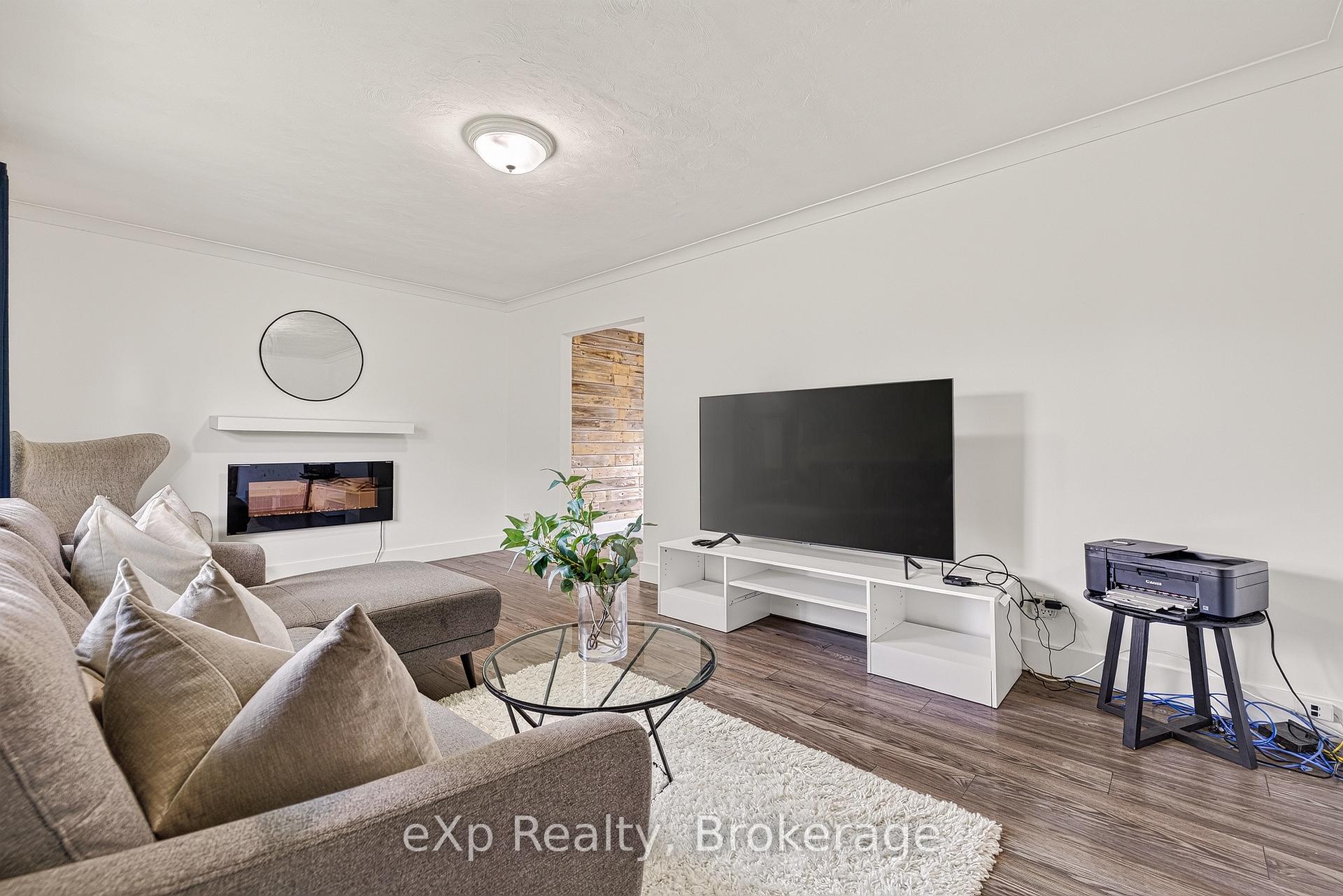 Photo 5 of 18 Willowdale Street, Brantford, Oakhill Dr — HOMEH
