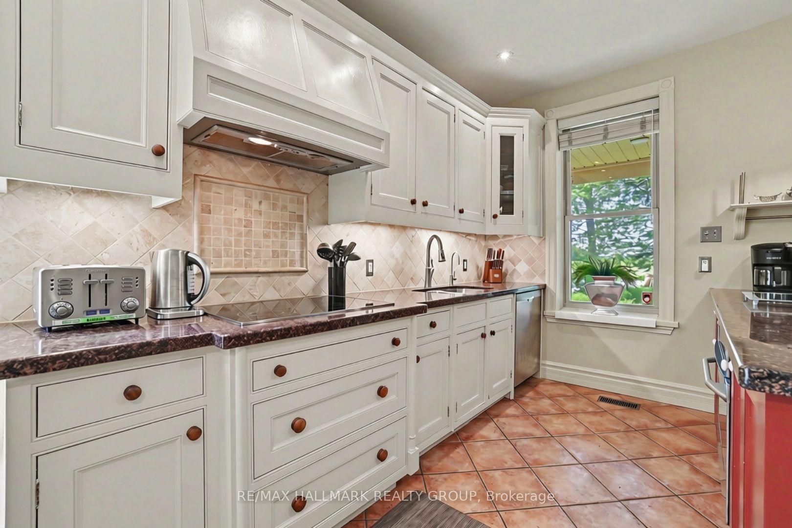 Photo 8 of 3548 Woodkilton Road, Ottawa, Dunrobin — HOMEH